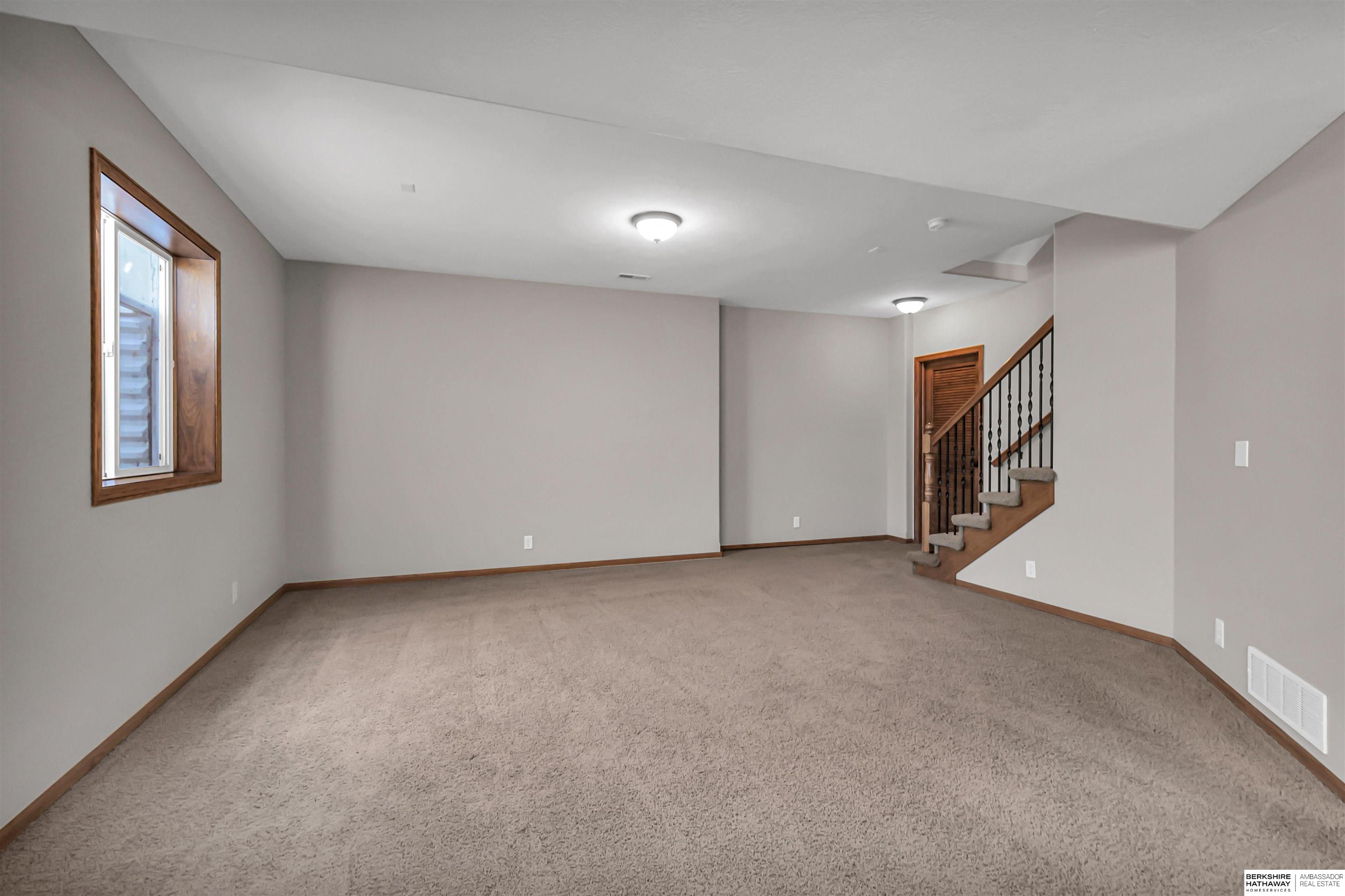 La Vista, Nebraska 68128, United States, 5 Bedrooms Bedrooms, ,4 BathroomsBathrooms,Residential,Active,152288