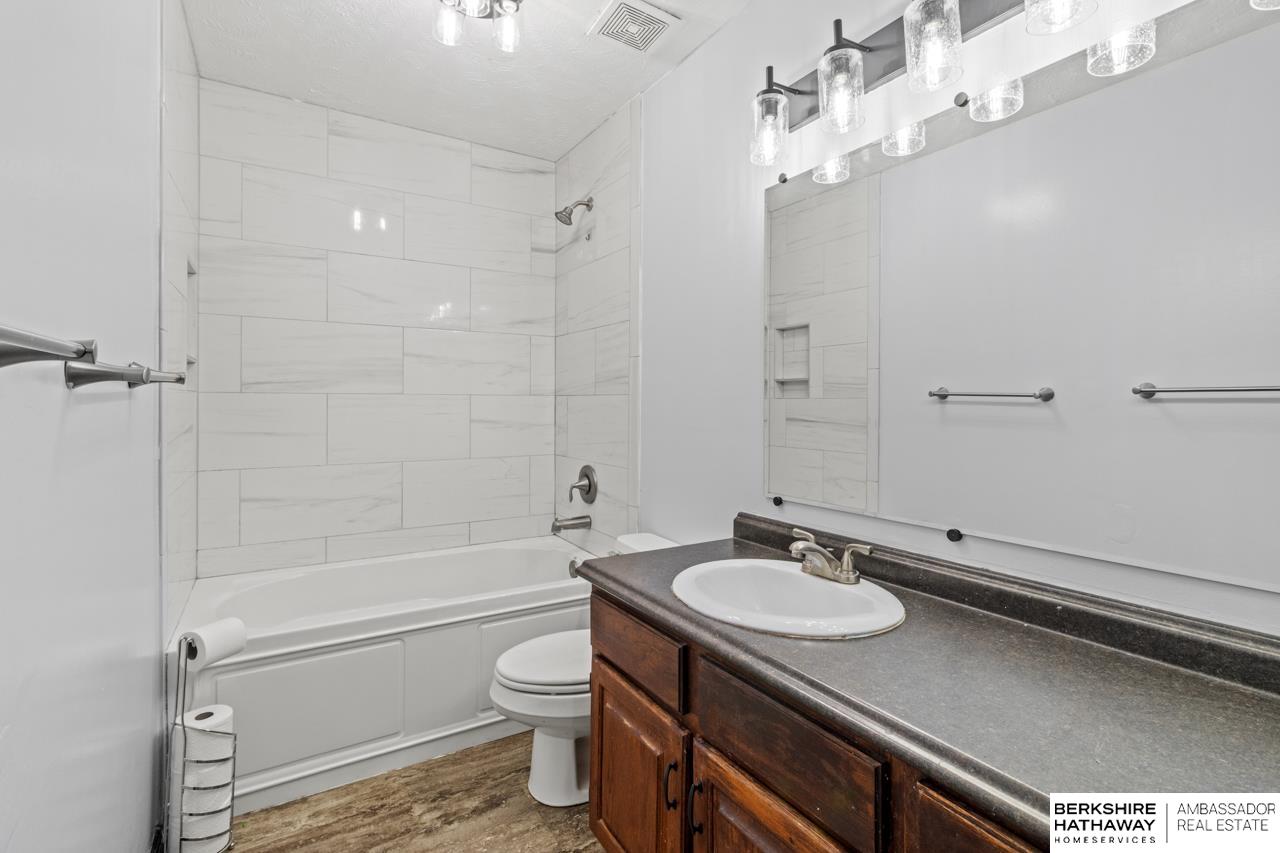 Omaha, Nebraska 68138, United States, 3 Bedrooms Bedrooms, ,2 BathroomsBathrooms,Residential,Active,243324