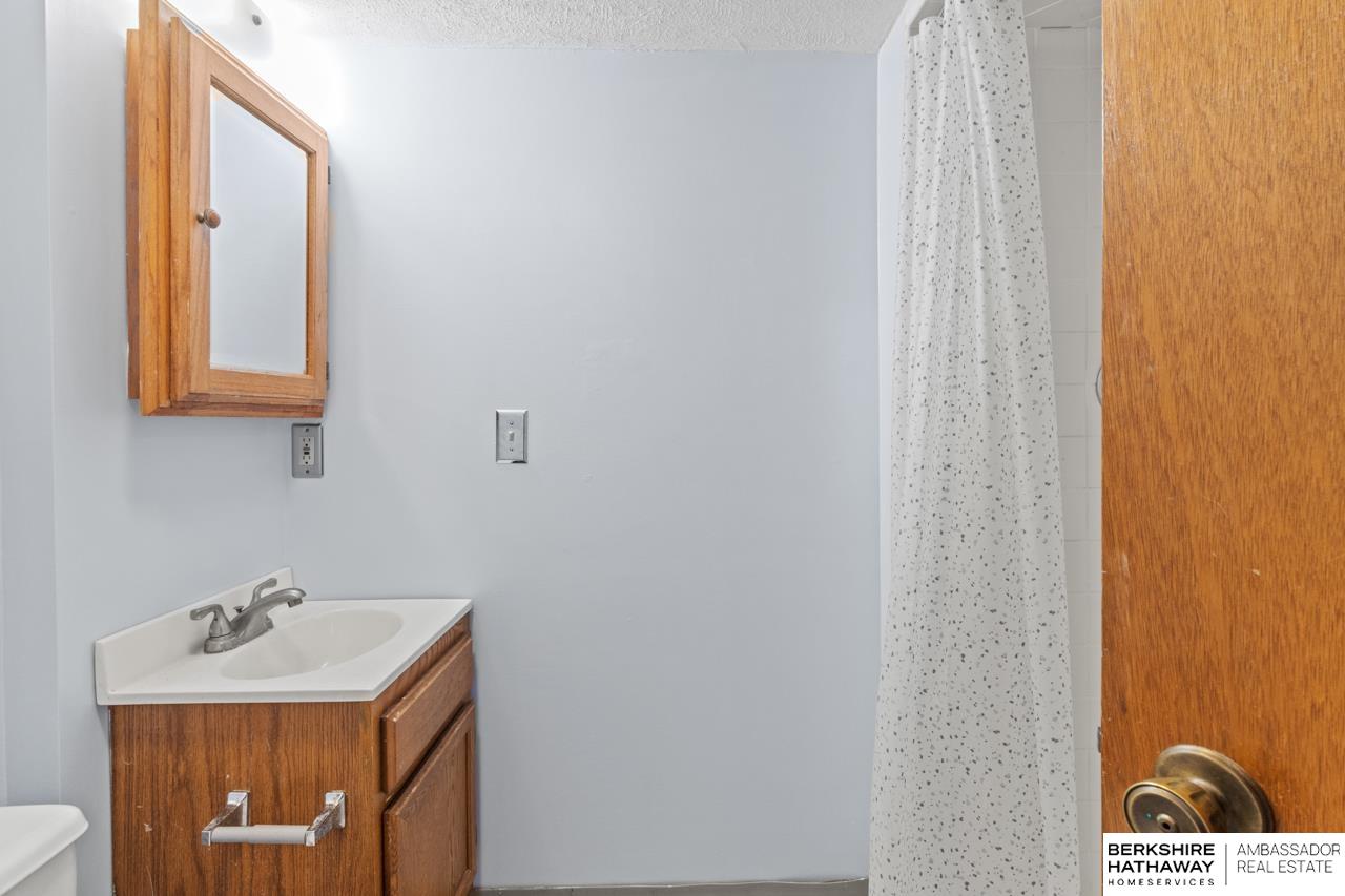 Omaha, Nebraska 68138, United States, 3 Bedrooms Bedrooms, ,2 BathroomsBathrooms,Residential,Active,243324