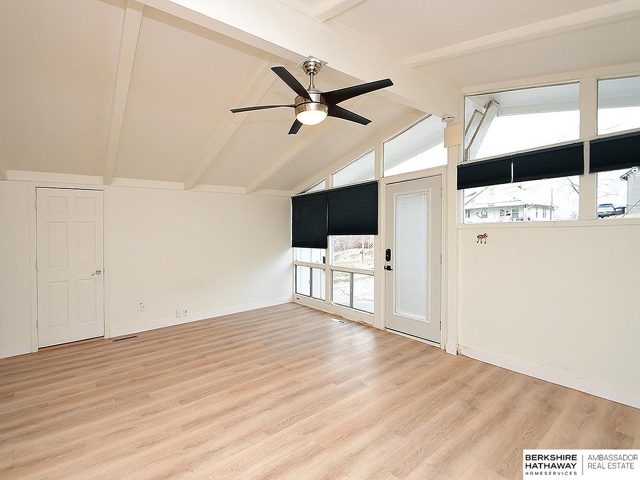 Omaha, Nebraska 68104, United States, 3 Bedrooms Bedrooms, ,2 BathroomsBathrooms,Residential,Active,253500