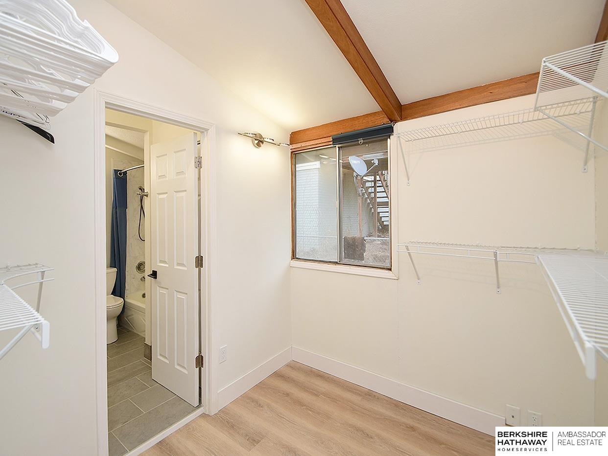 Omaha, Nebraska 68104, United States, 3 Bedrooms Bedrooms, ,2 BathroomsBathrooms,Residential,Active,253500