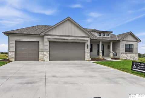 Photo of 6502 S 214th Avenue, Omaha, NE 68022 (MLS # 22626322)