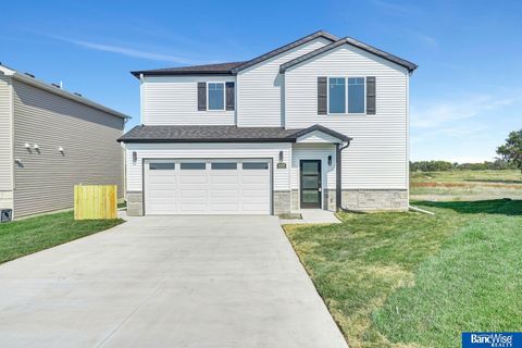 Photo of 3556 Pearl Crescent Drive, Lincoln, NE 68504 (MLS # 22528482)