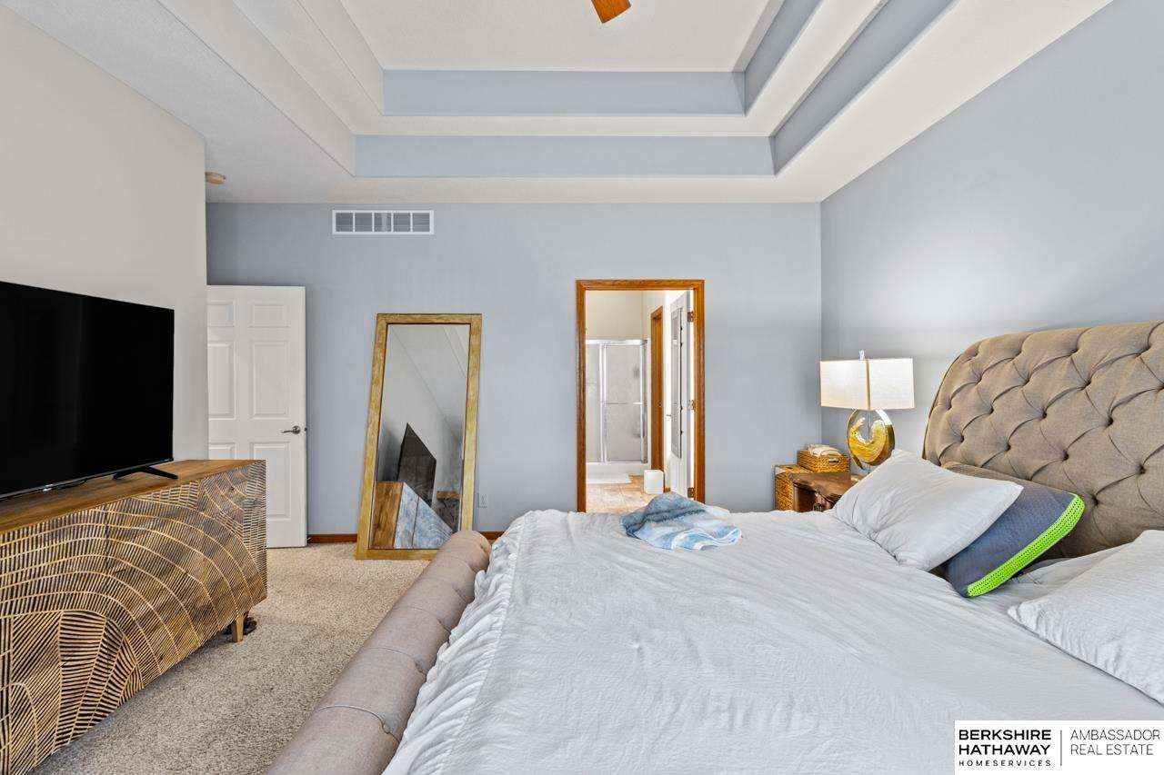 Council Bluffs, Nebraska 51503, United States, 5 Bedrooms Bedrooms, ,4 BathroomsBathrooms,Residential,Active,96817