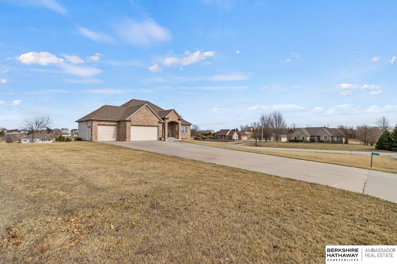 Council Bluffs, Nebraska 51503, United States, 5 Bedrooms Bedrooms, ,4 BathroomsBathrooms,Residential,Active,96817