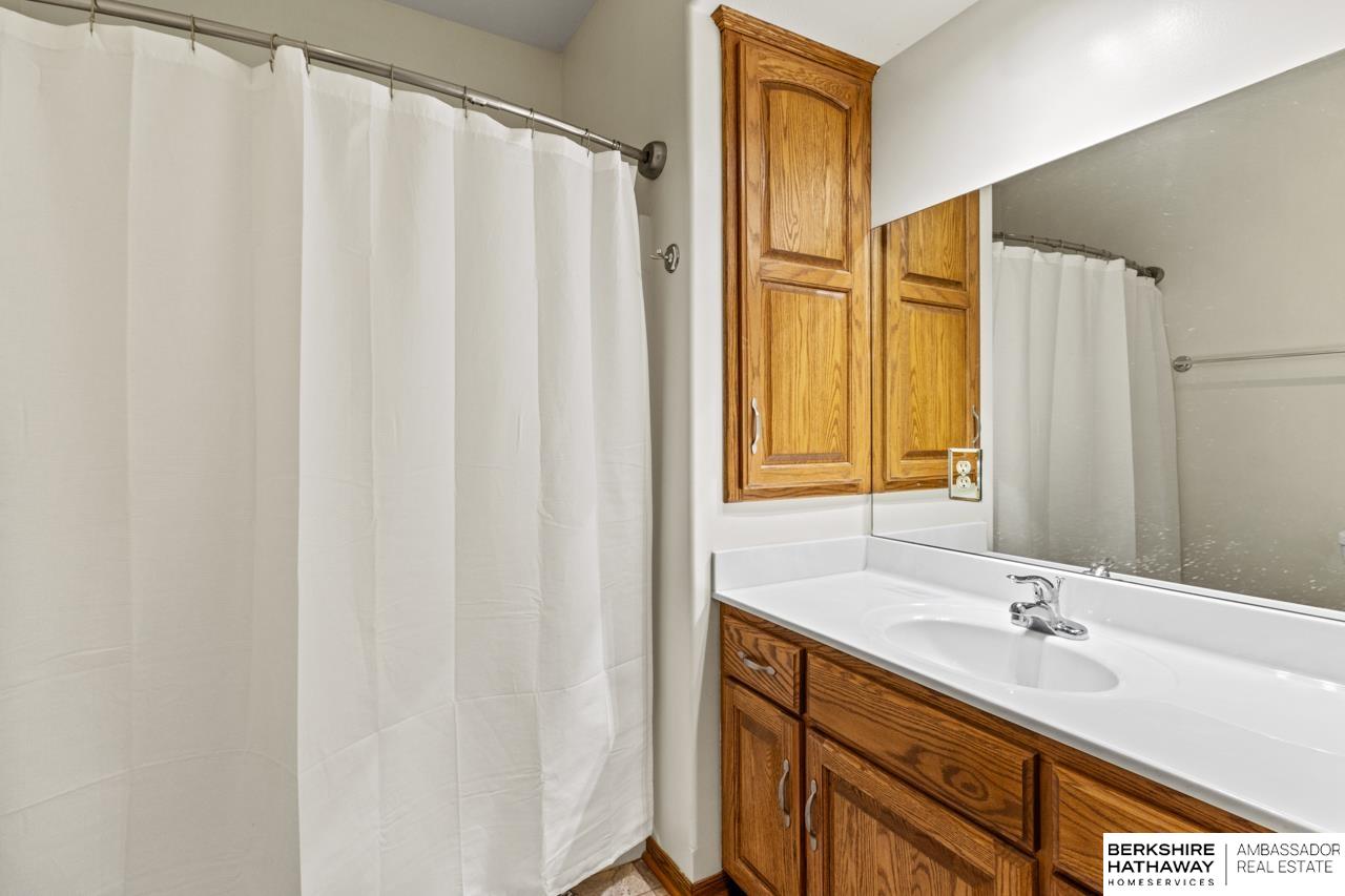 Council Bluffs, Nebraska 51503, United States, 5 Bedrooms Bedrooms, ,4 BathroomsBathrooms,Residential,Active,96817