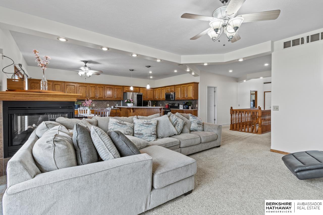 Council Bluffs, Nebraska 51503, United States, 5 Bedrooms Bedrooms, ,4 BathroomsBathrooms,Residential,Active,96817