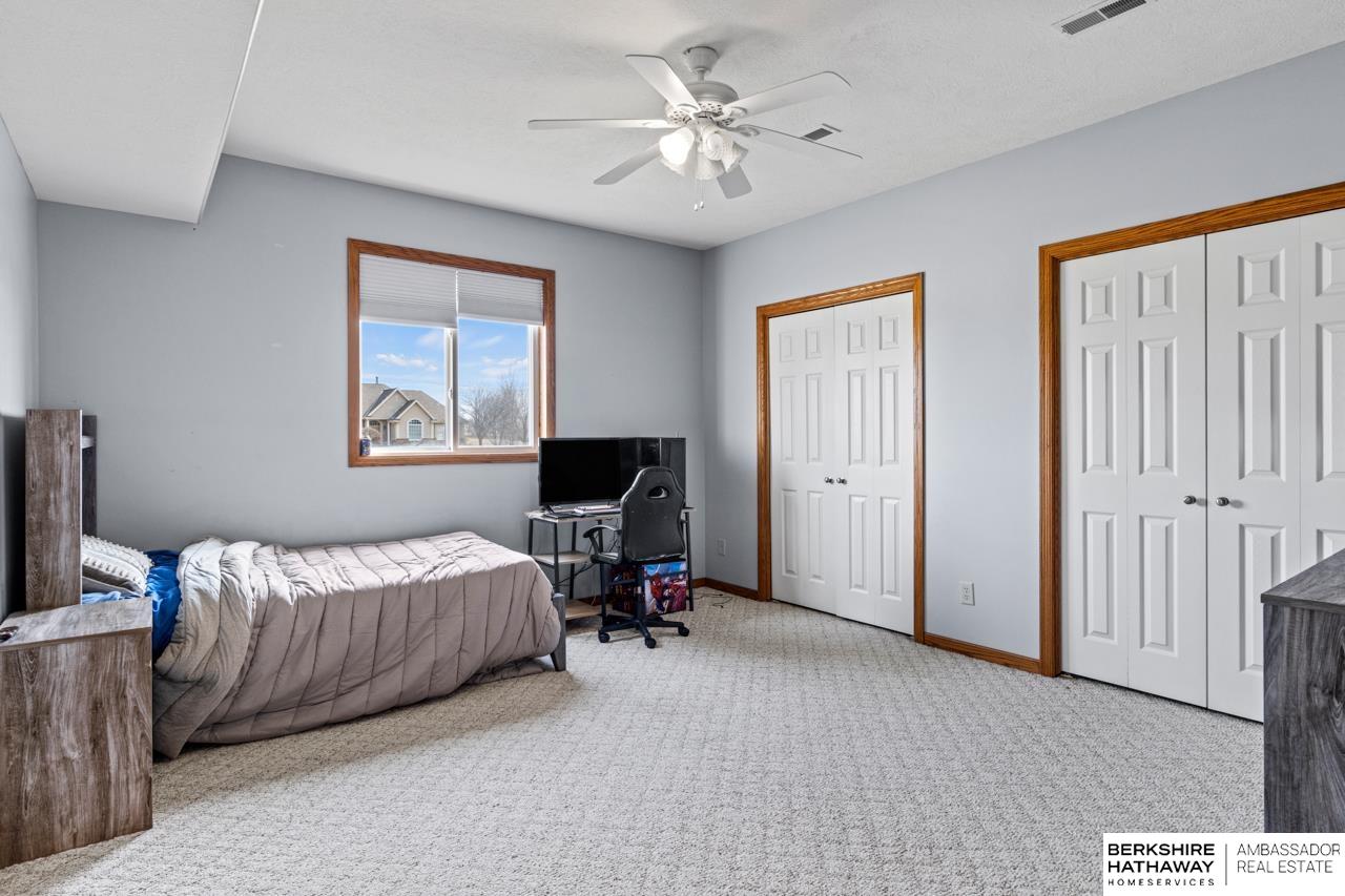 Council Bluffs, Nebraska 51503, United States, 5 Bedrooms Bedrooms, ,4 BathroomsBathrooms,Residential,Active,96817