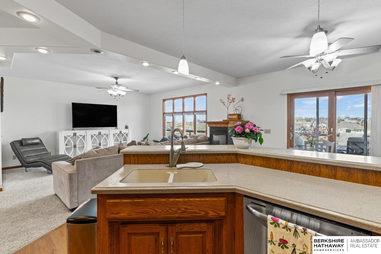 Council Bluffs, Nebraska 51503, United States, 5 Bedrooms Bedrooms, ,4 BathroomsBathrooms,Residential,Active,96817