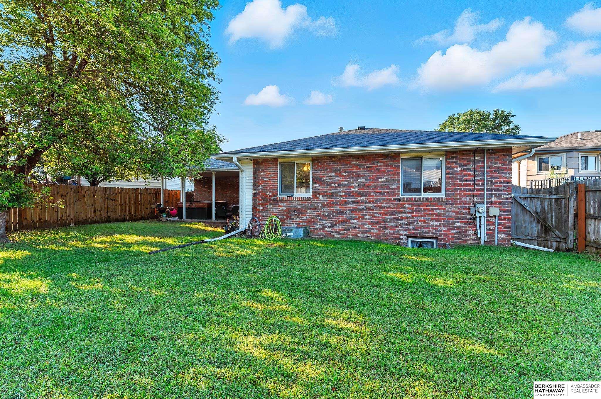 Lincoln, Nebraska 68521, United States, 3 Bedrooms Bedrooms, ,2 BathroomsBathrooms,Residential,Pending,203084