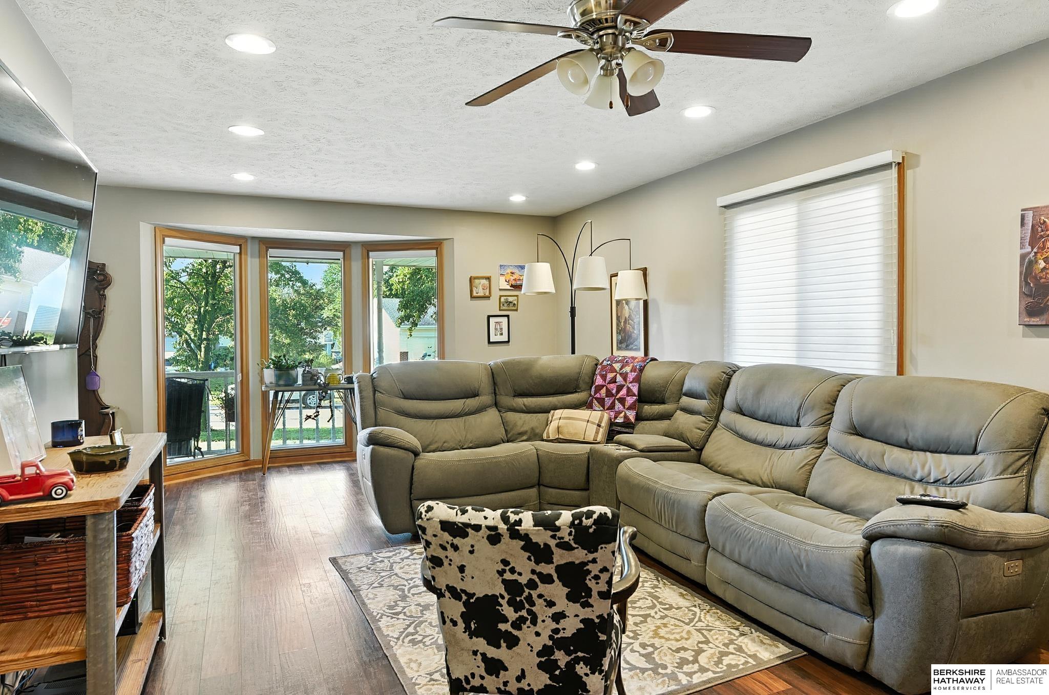 Lincoln, Nebraska 68521, United States, 3 Bedrooms Bedrooms, ,2 BathroomsBathrooms,Residential,Pending,203084