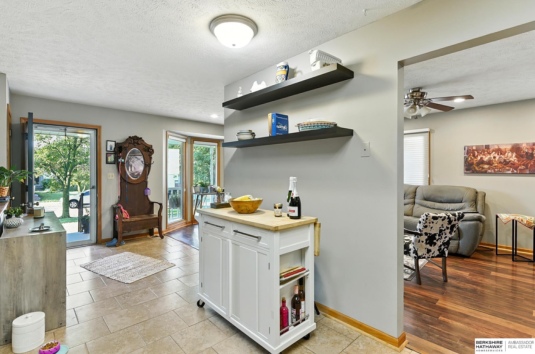 Lincoln, Nebraska 68521, United States, 3 Bedrooms Bedrooms, ,2 BathroomsBathrooms,Residential,Pending,203084