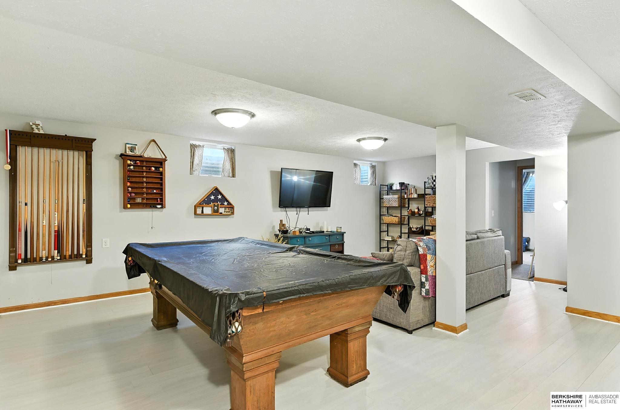 Lincoln, Nebraska 68521, United States, 3 Bedrooms Bedrooms, ,2 BathroomsBathrooms,Residential,Pending,203084