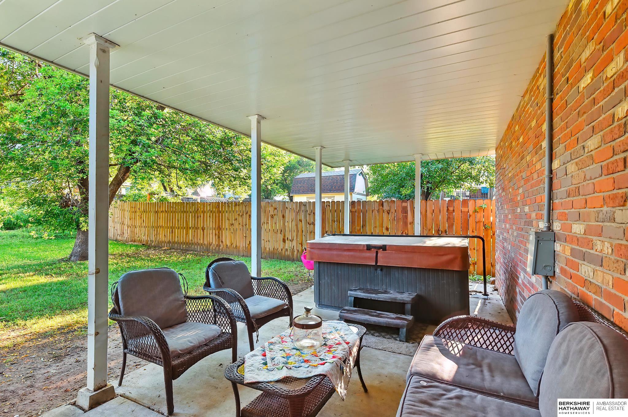 Lincoln, Nebraska 68521, United States, 3 Bedrooms Bedrooms, ,2 BathroomsBathrooms,Residential,Pending,203084