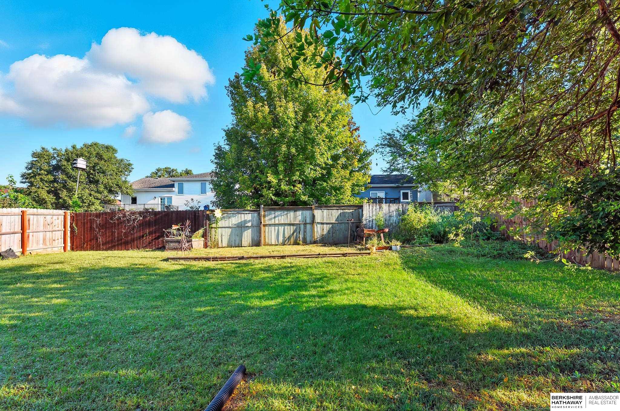 Lincoln, Nebraska 68521, United States, 3 Bedrooms Bedrooms, ,2 BathroomsBathrooms,Residential,Pending,203084