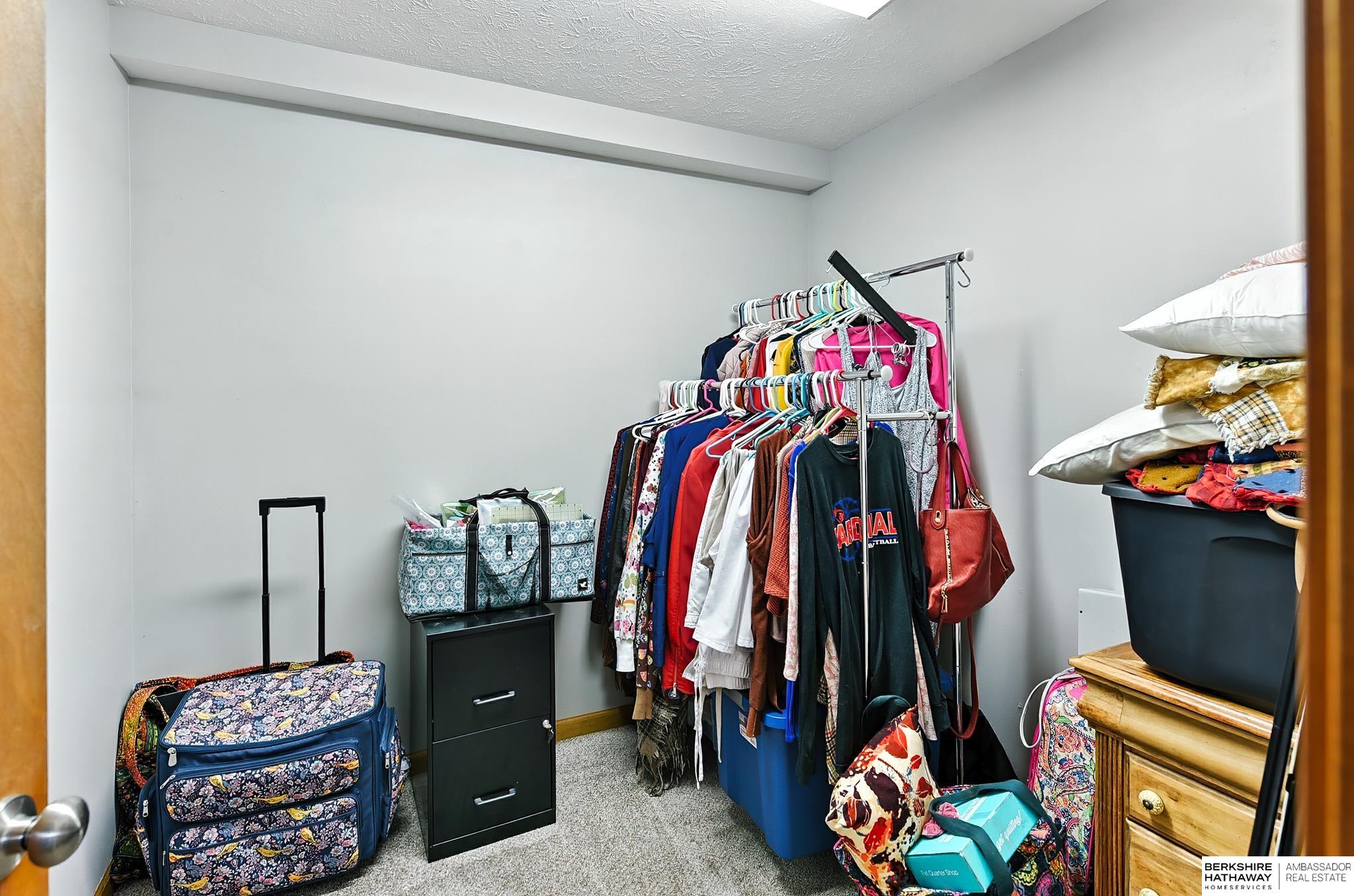 Lincoln, Nebraska 68521, United States, 3 Bedrooms Bedrooms, ,2 BathroomsBathrooms,Residential,Pending,203084