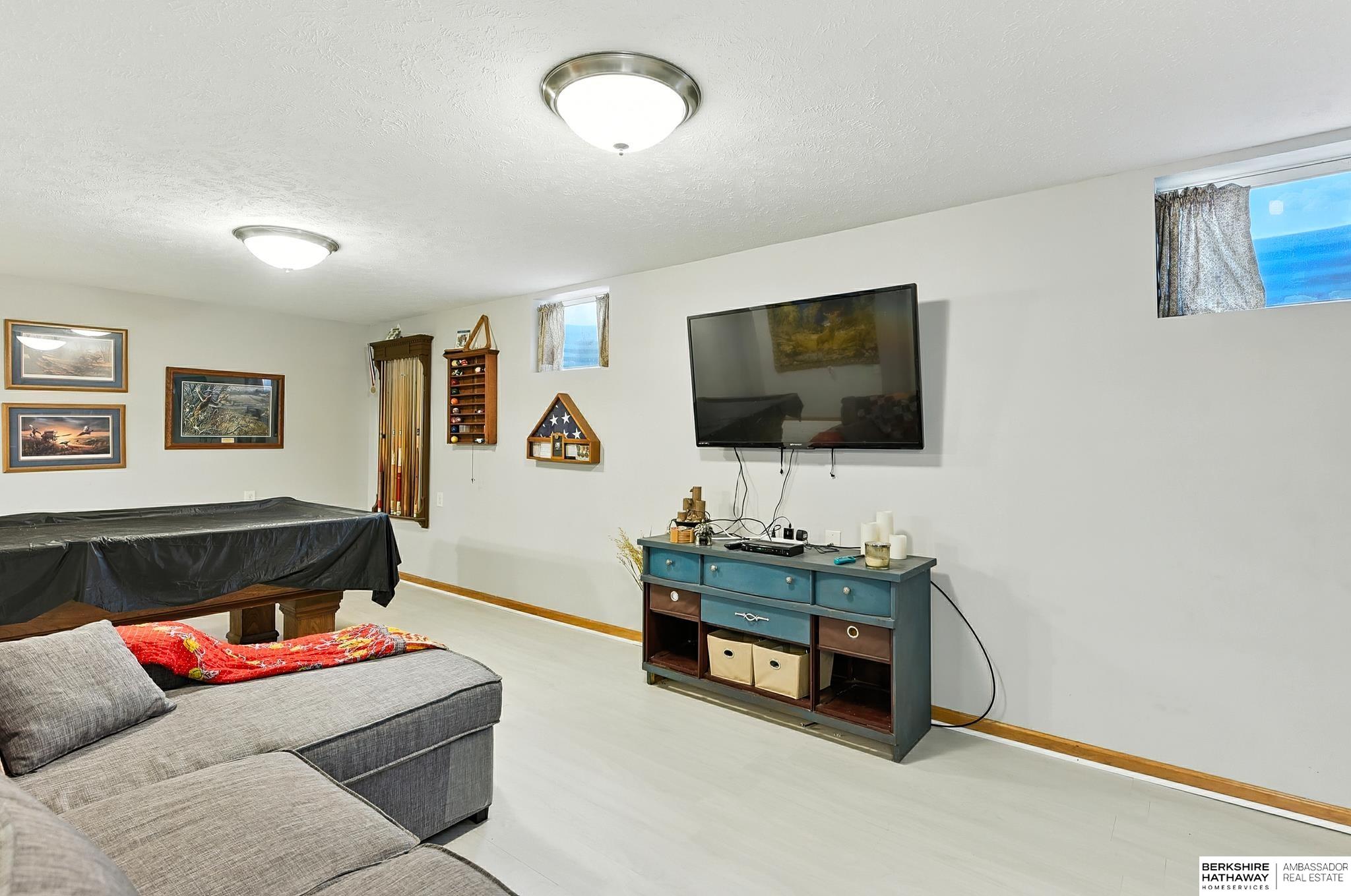 Lincoln, Nebraska 68521, United States, 3 Bedrooms Bedrooms, ,2 BathroomsBathrooms,Residential,Pending,203084