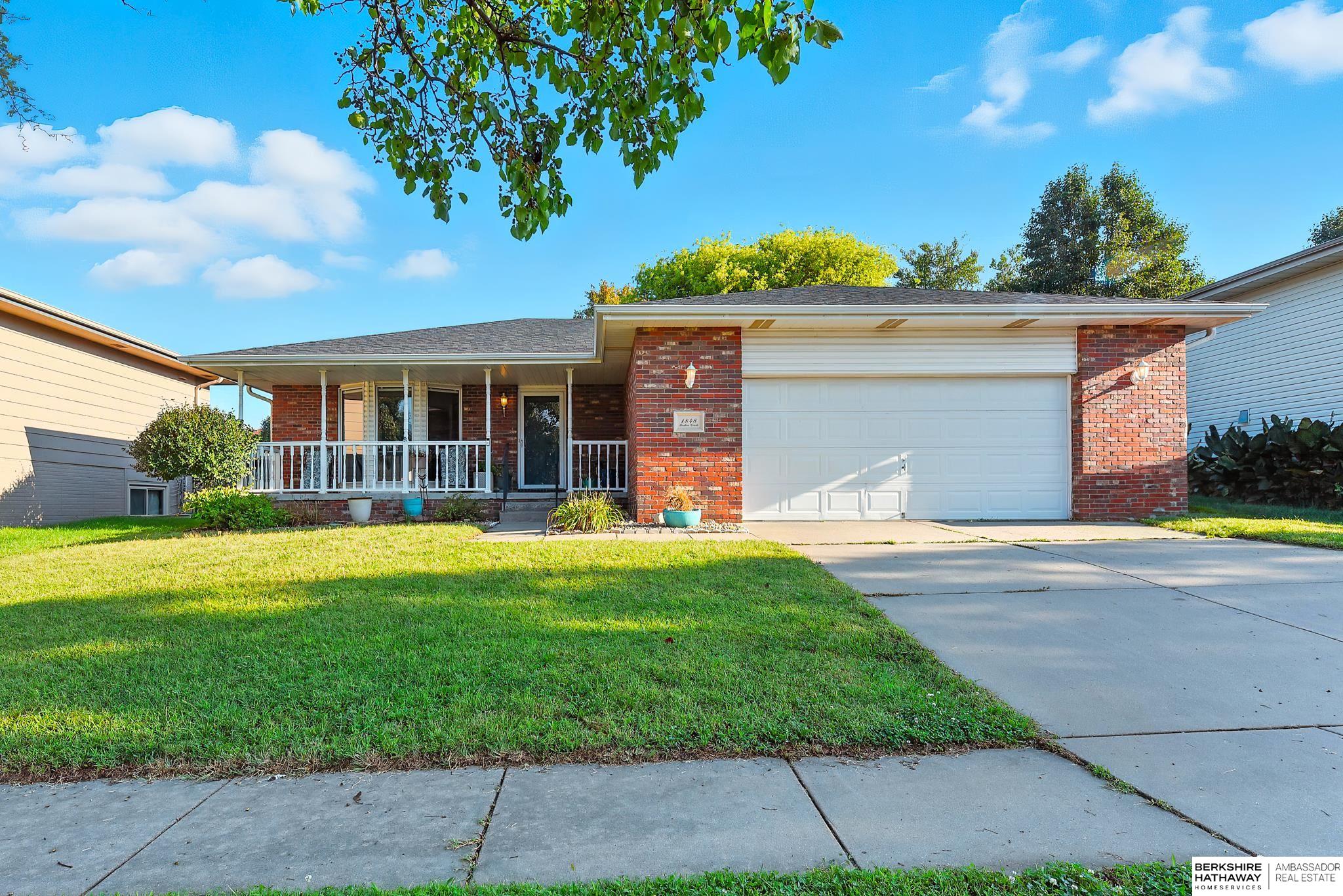 Lincoln, Nebraska 68521, United States, 3 Bedrooms Bedrooms, ,2 BathroomsBathrooms,Residential,Pending,203084