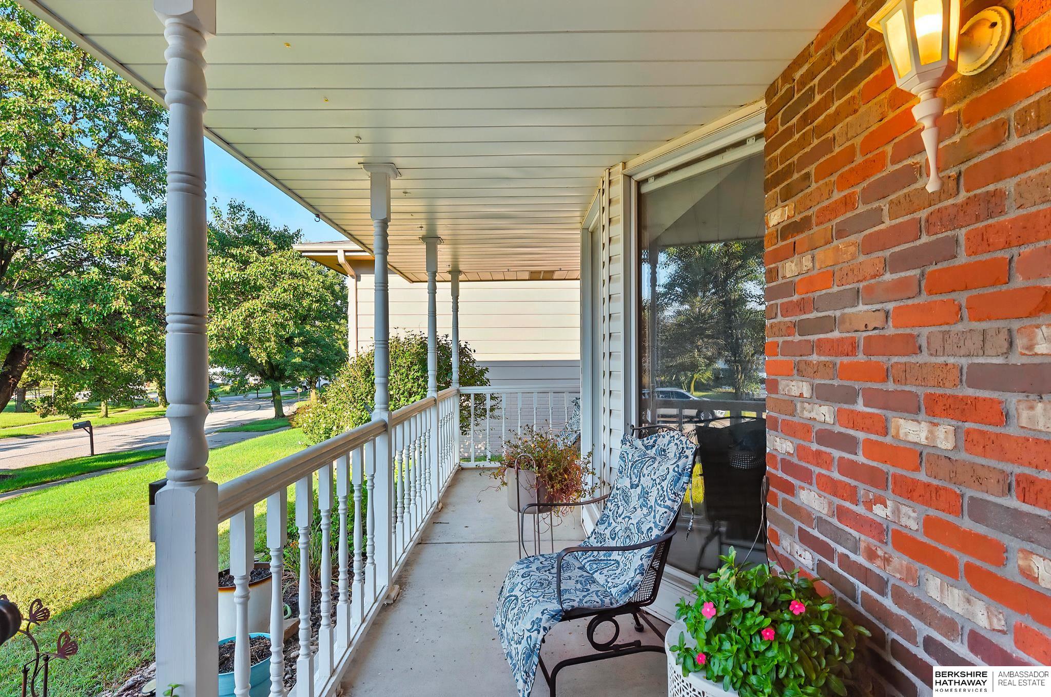 Lincoln, Nebraska 68521, United States, 3 Bedrooms Bedrooms, ,2 BathroomsBathrooms,Residential,Pending,203084