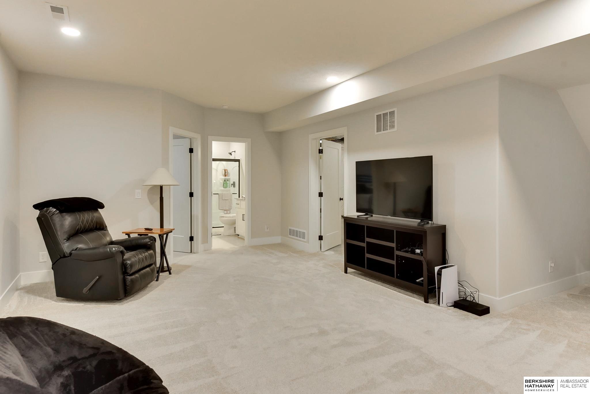 Elkhorn, Nebraska 68022, United States, 3 Bedrooms Bedrooms, ,3 BathroomsBathrooms,Residential,Active,133547