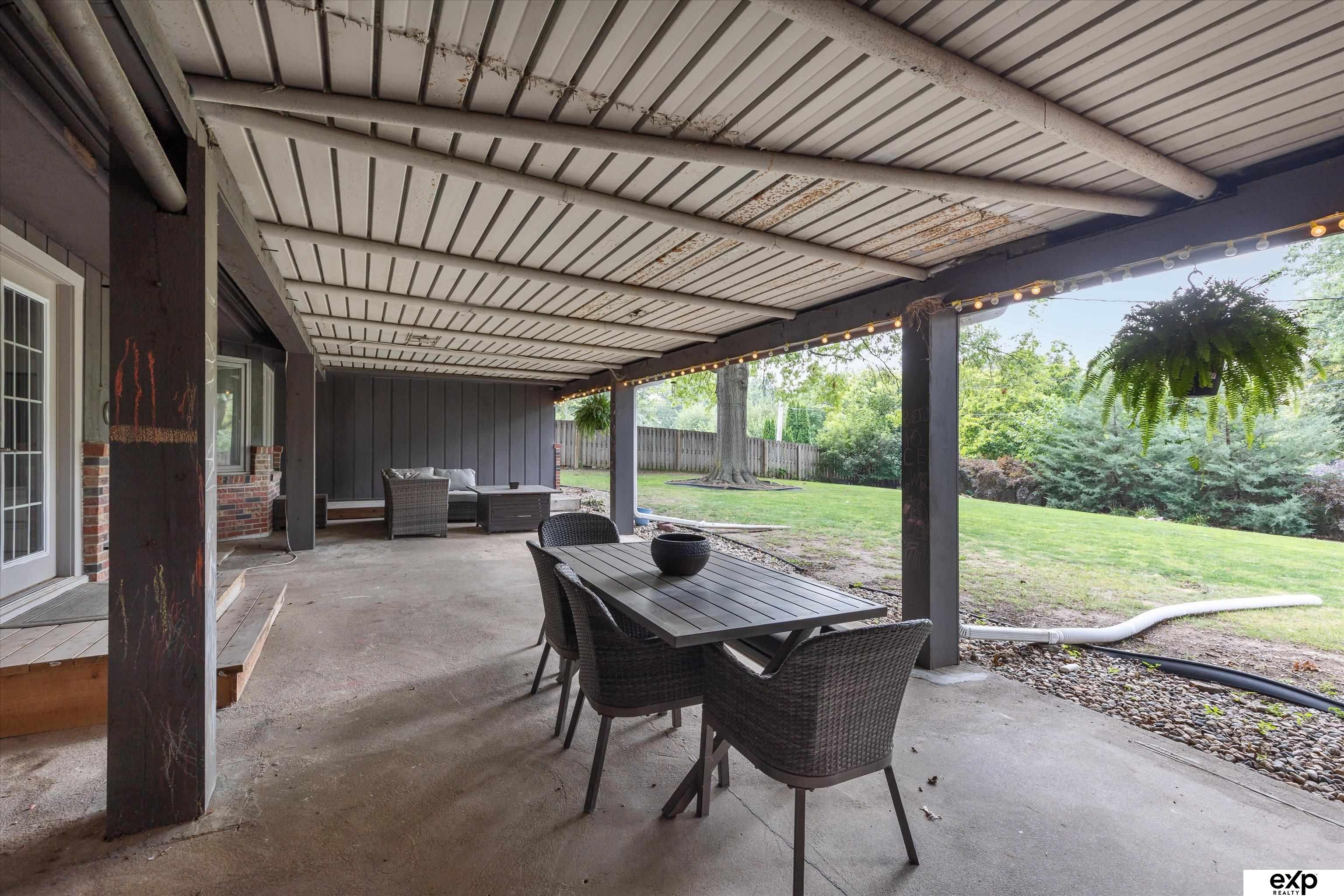 Omaha, Nebraska 68124, United States, 3 Bedrooms Bedrooms, ,2 BathroomsBathrooms,Residential,Active,204655