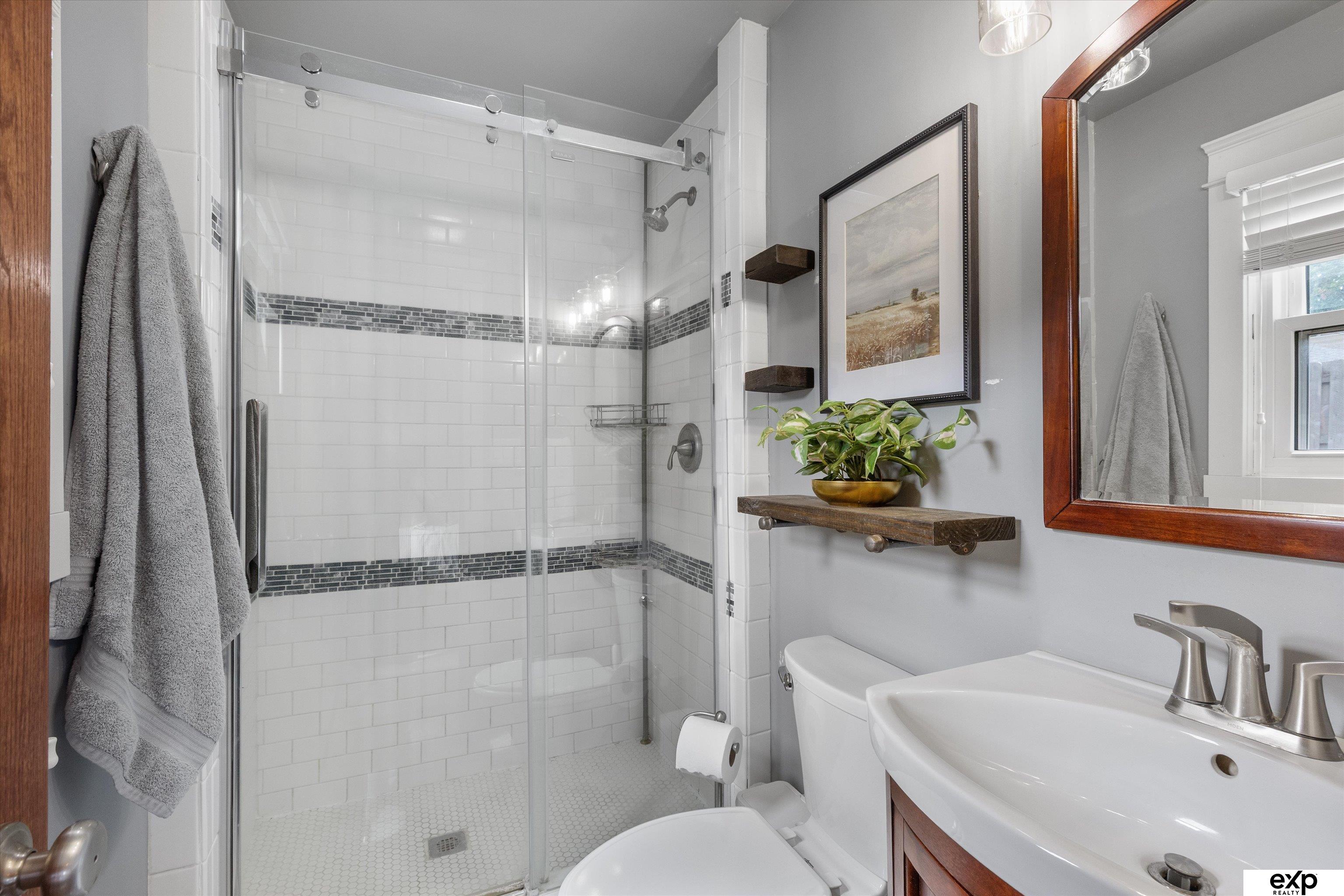 Omaha, Nebraska 68124, United States, 3 Bedrooms Bedrooms, ,2 BathroomsBathrooms,Residential,Active,204655