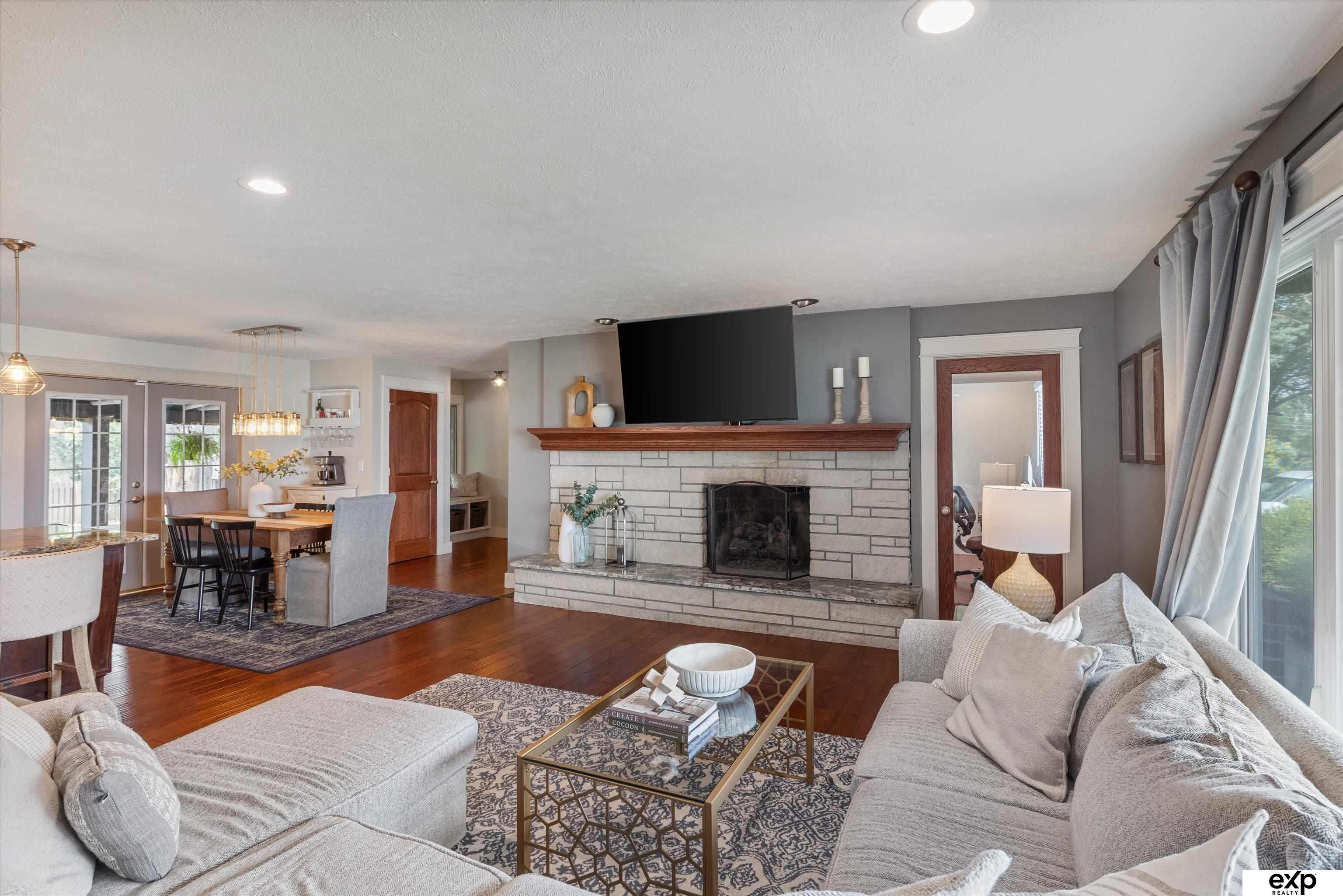 Omaha, Nebraska 68124, United States, 3 Bedrooms Bedrooms, ,2 BathroomsBathrooms,Residential,Active,204655