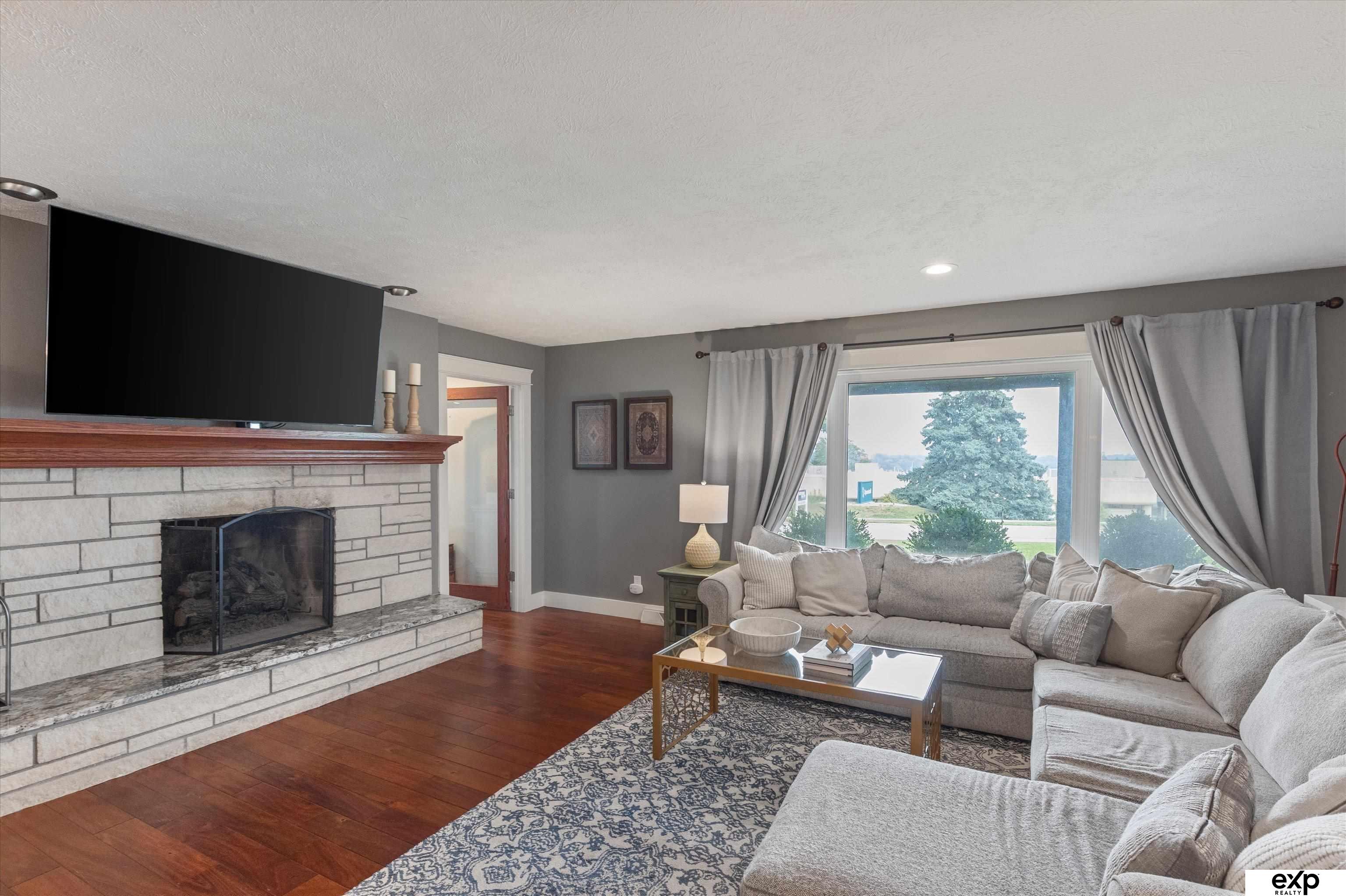 Omaha, Nebraska 68124, United States, 3 Bedrooms Bedrooms, ,2 BathroomsBathrooms,Residential,Active,204655