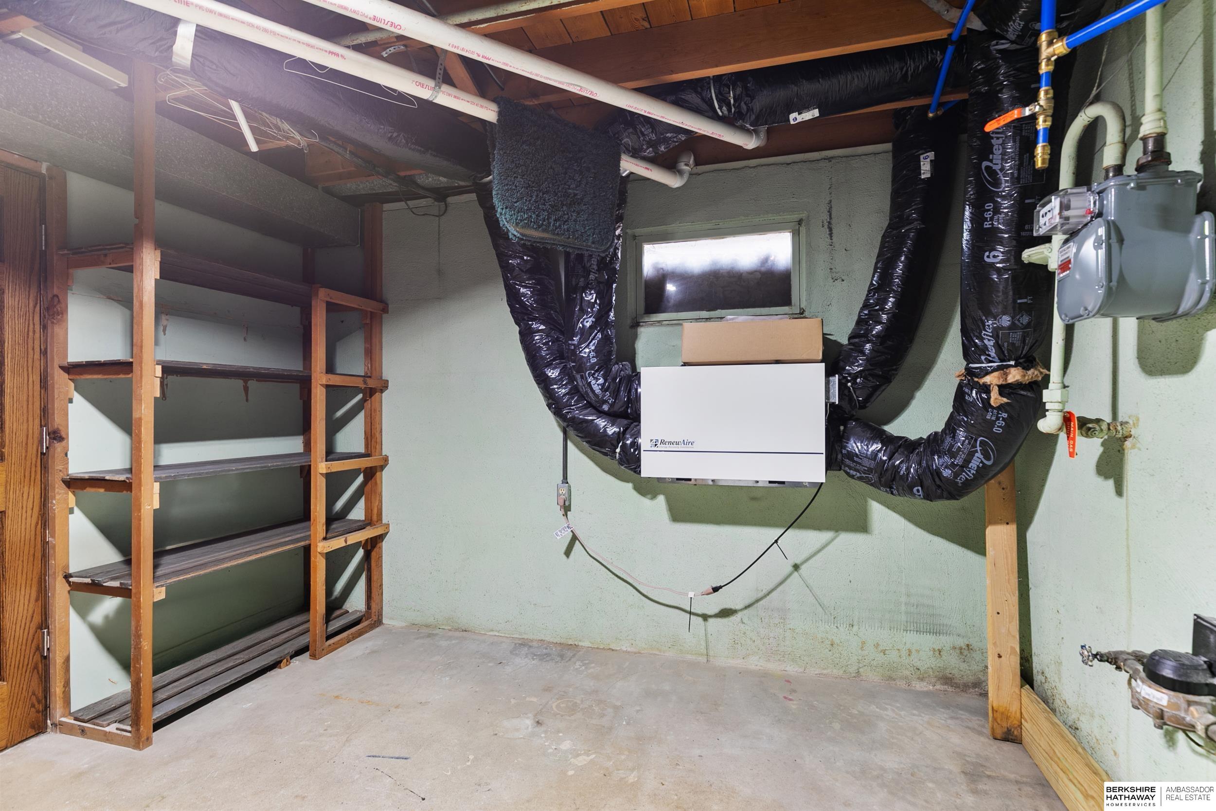 Lincoln, Nebraska 68505, United States, 3 Bedrooms Bedrooms, ,2 BathroomsBathrooms,Residential,Pending,254602