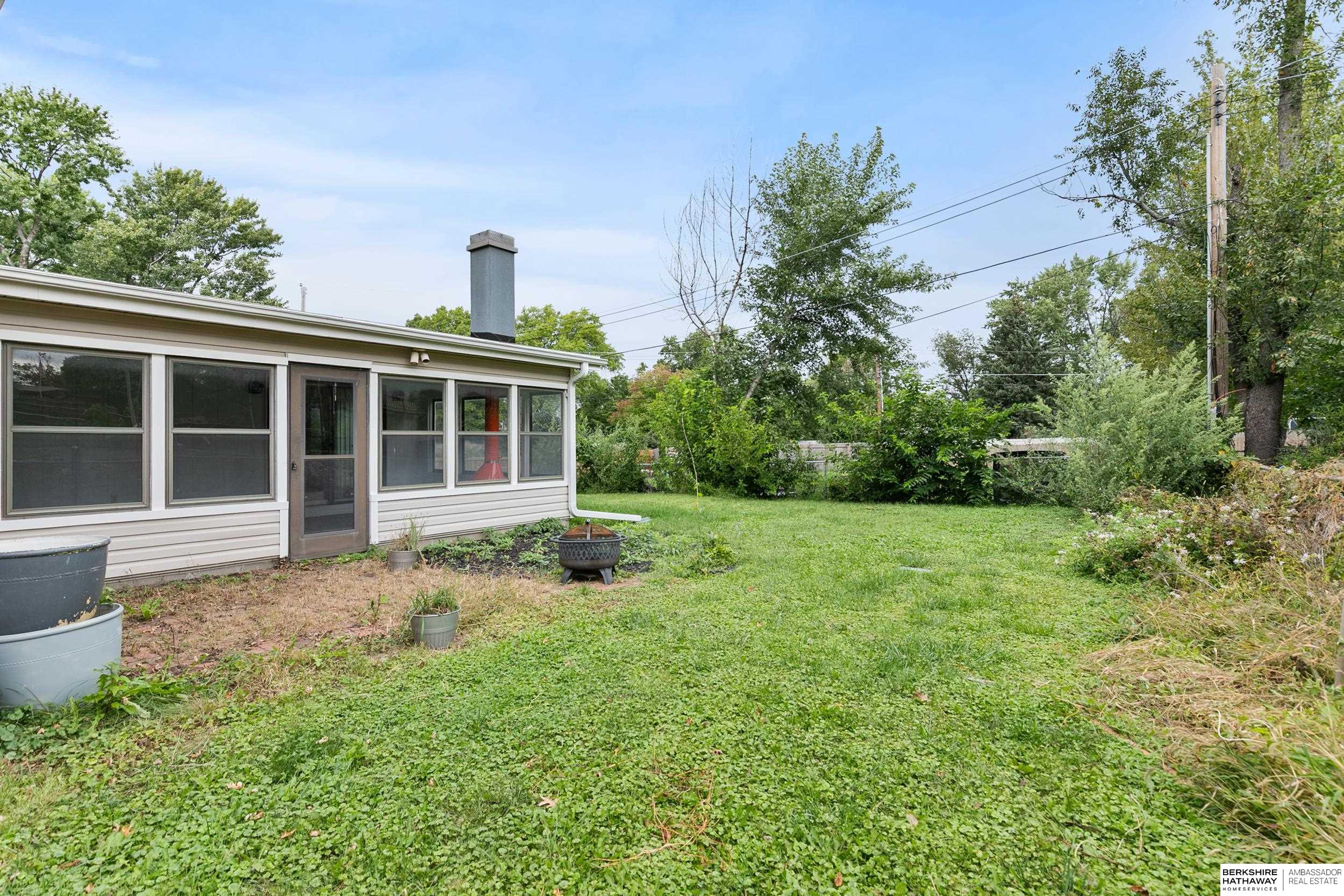 Lincoln, Nebraska 68505, United States, 3 Bedrooms Bedrooms, ,2 BathroomsBathrooms,Residential,Pending,254602