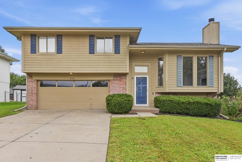 Photo of 8006 S 152nd Street, Omaha, NE 68138 (MLS # 22627380)