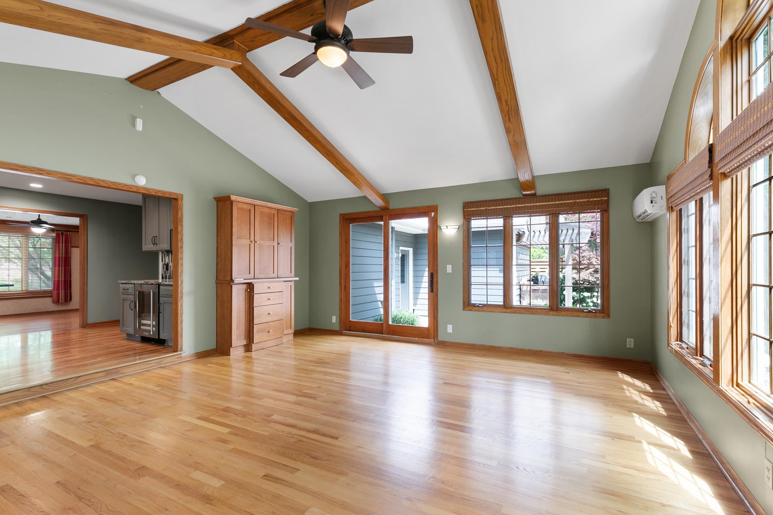 Lincoln, Nebraska 68510, United States, 4 Bedrooms Bedrooms, ,3 BathroomsBathrooms,Residential,Active,160081