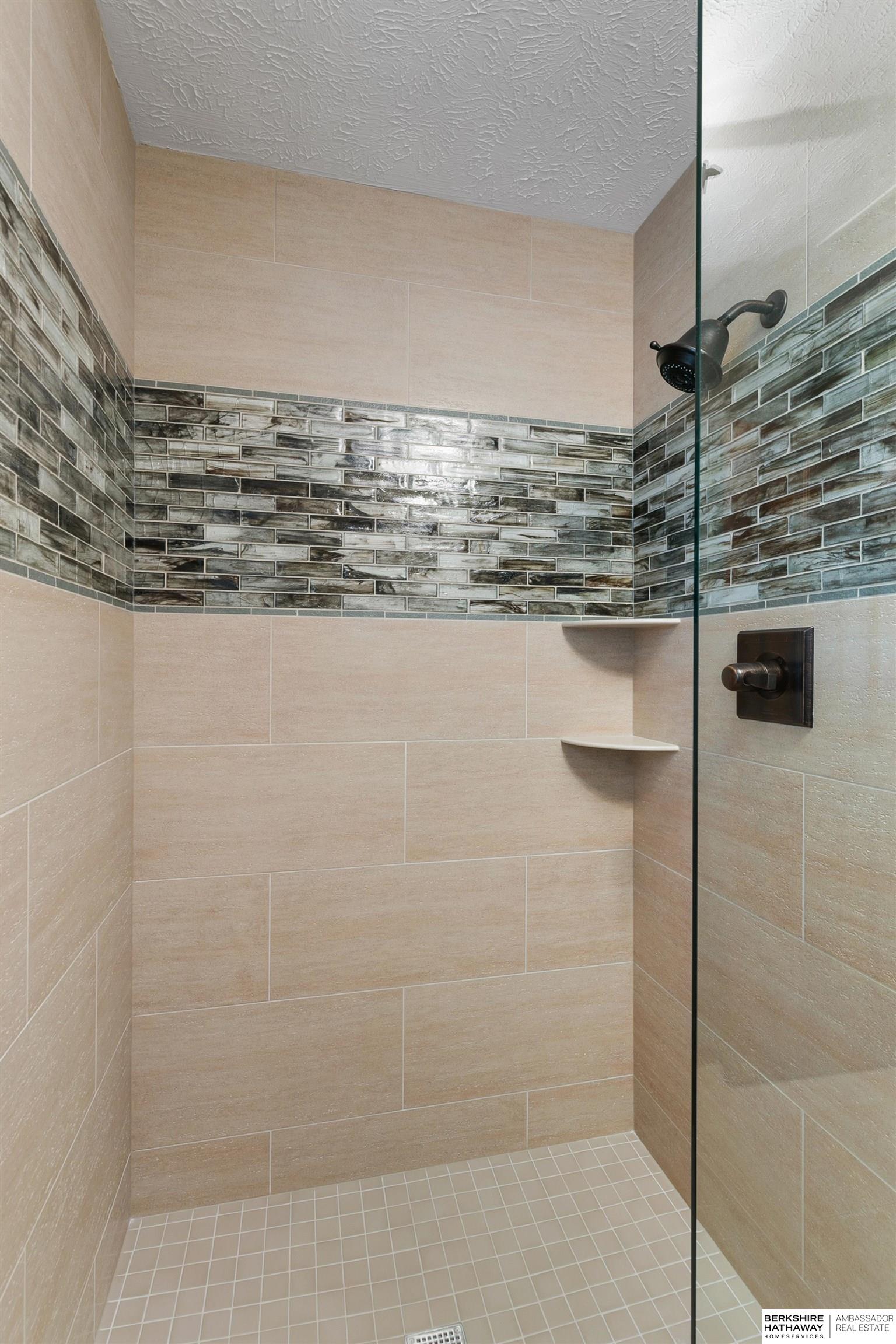 Lincoln, Nebraska 68510, United States, 4 Bedrooms Bedrooms, ,3 BathroomsBathrooms,Residential,Active,160081