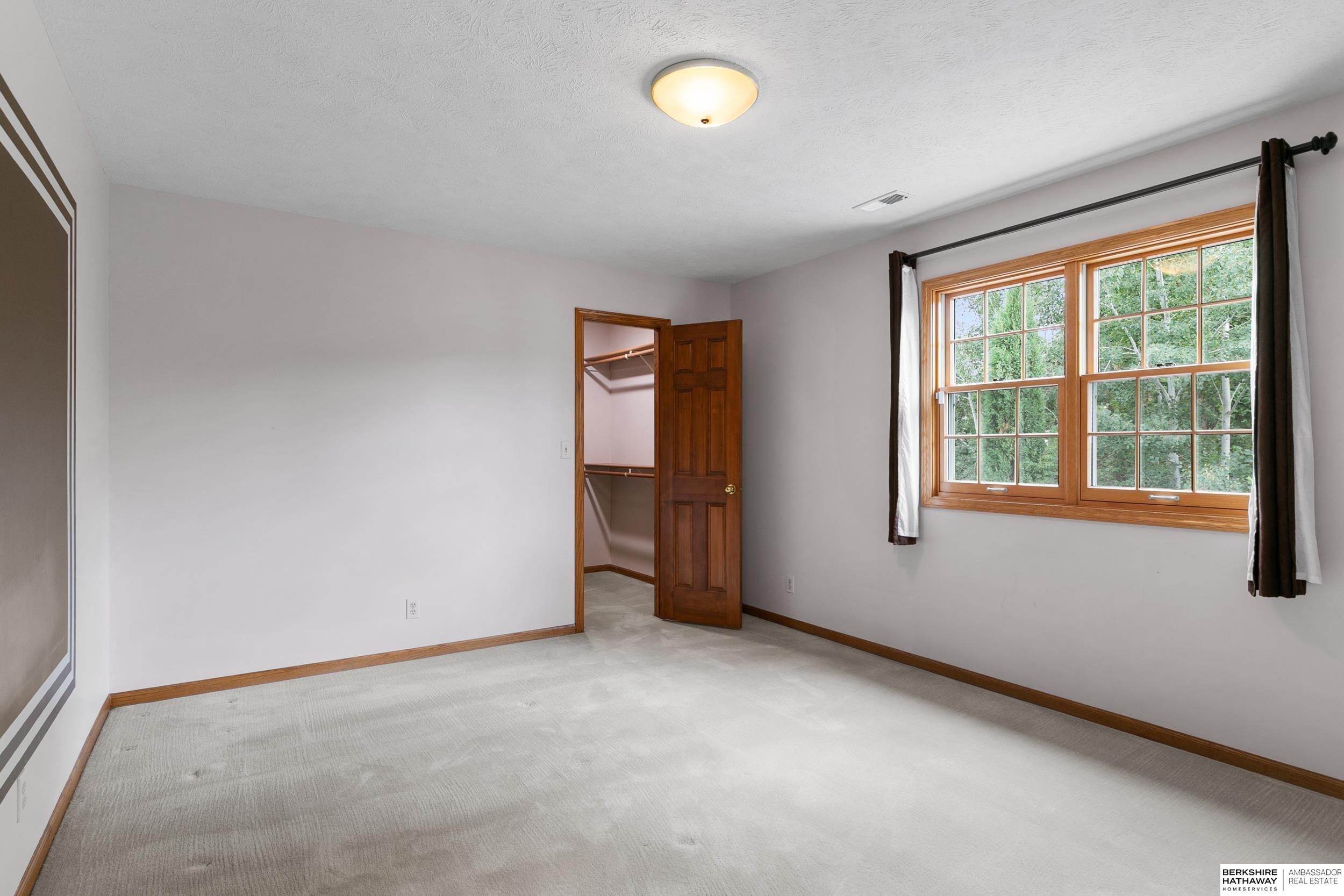 Lincoln, Nebraska 68510, United States, 4 Bedrooms Bedrooms, ,3 BathroomsBathrooms,Residential,Active,160081