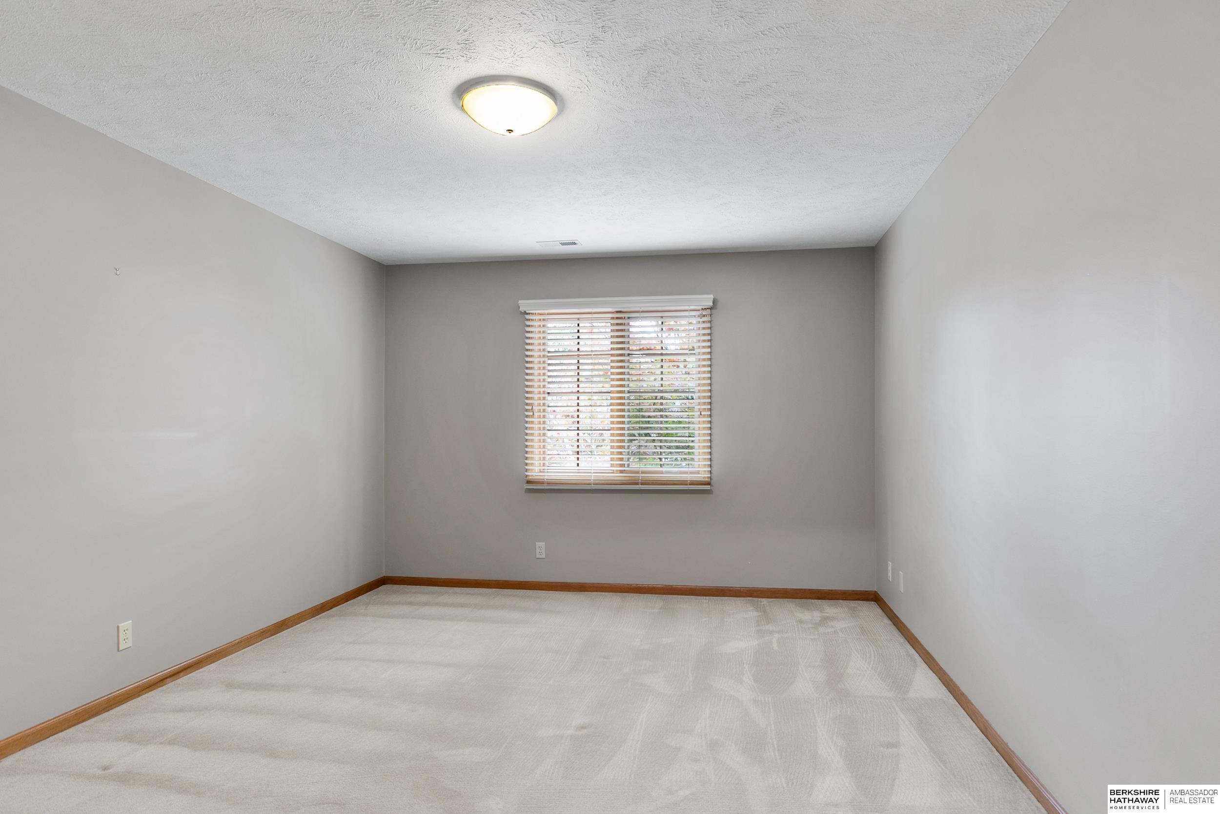 Lincoln, Nebraska 68510, United States, 4 Bedrooms Bedrooms, ,3 BathroomsBathrooms,Residential,Active,160081