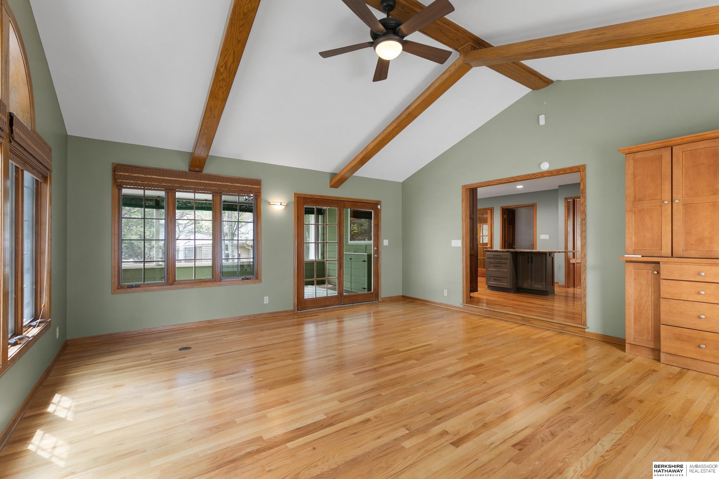 Lincoln, Nebraska 68510, United States, 4 Bedrooms Bedrooms, ,3 BathroomsBathrooms,Residential,Active,160081