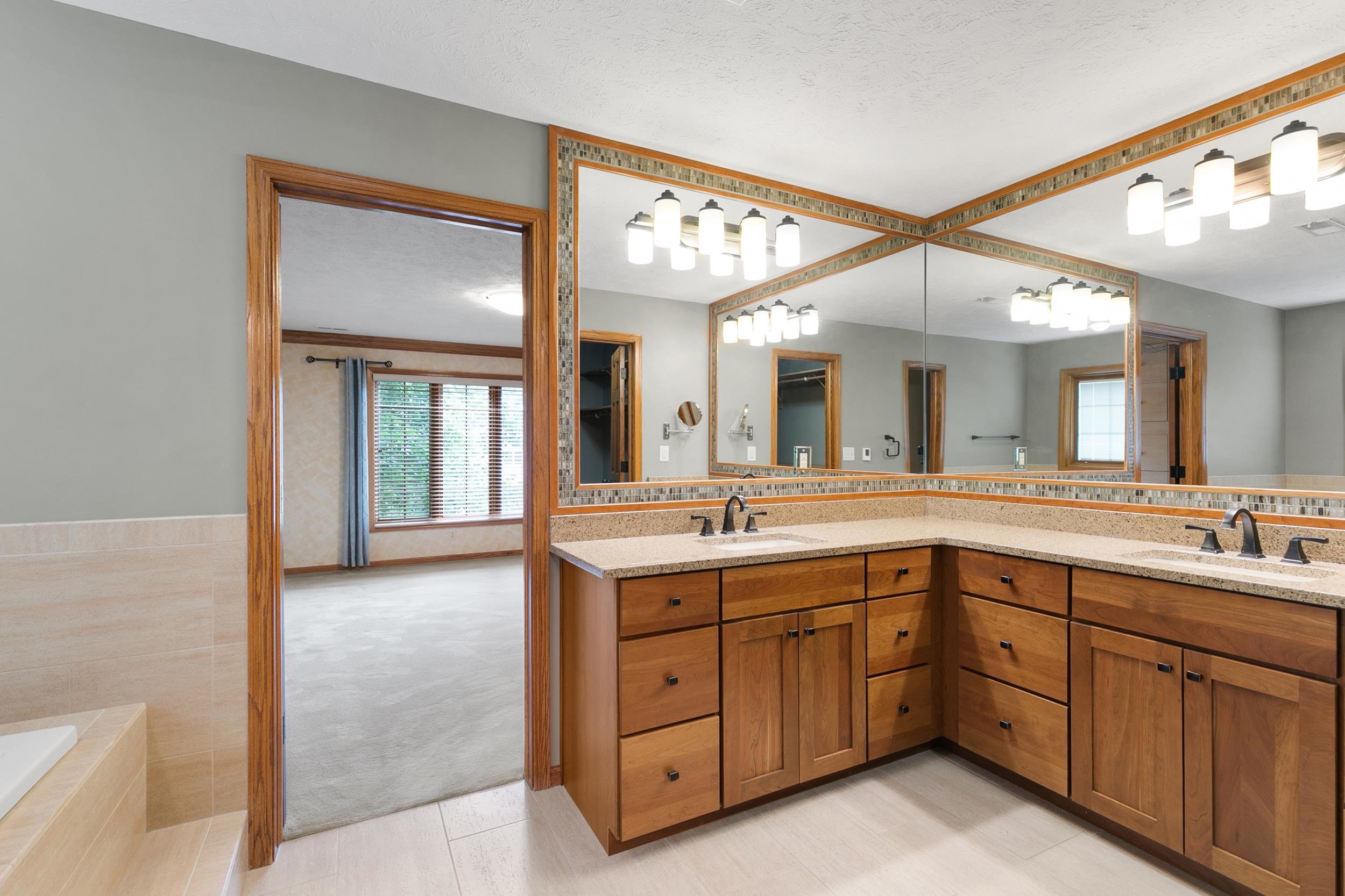 Lincoln, Nebraska 68510, United States, 4 Bedrooms Bedrooms, ,3 BathroomsBathrooms,Residential,Active,160081