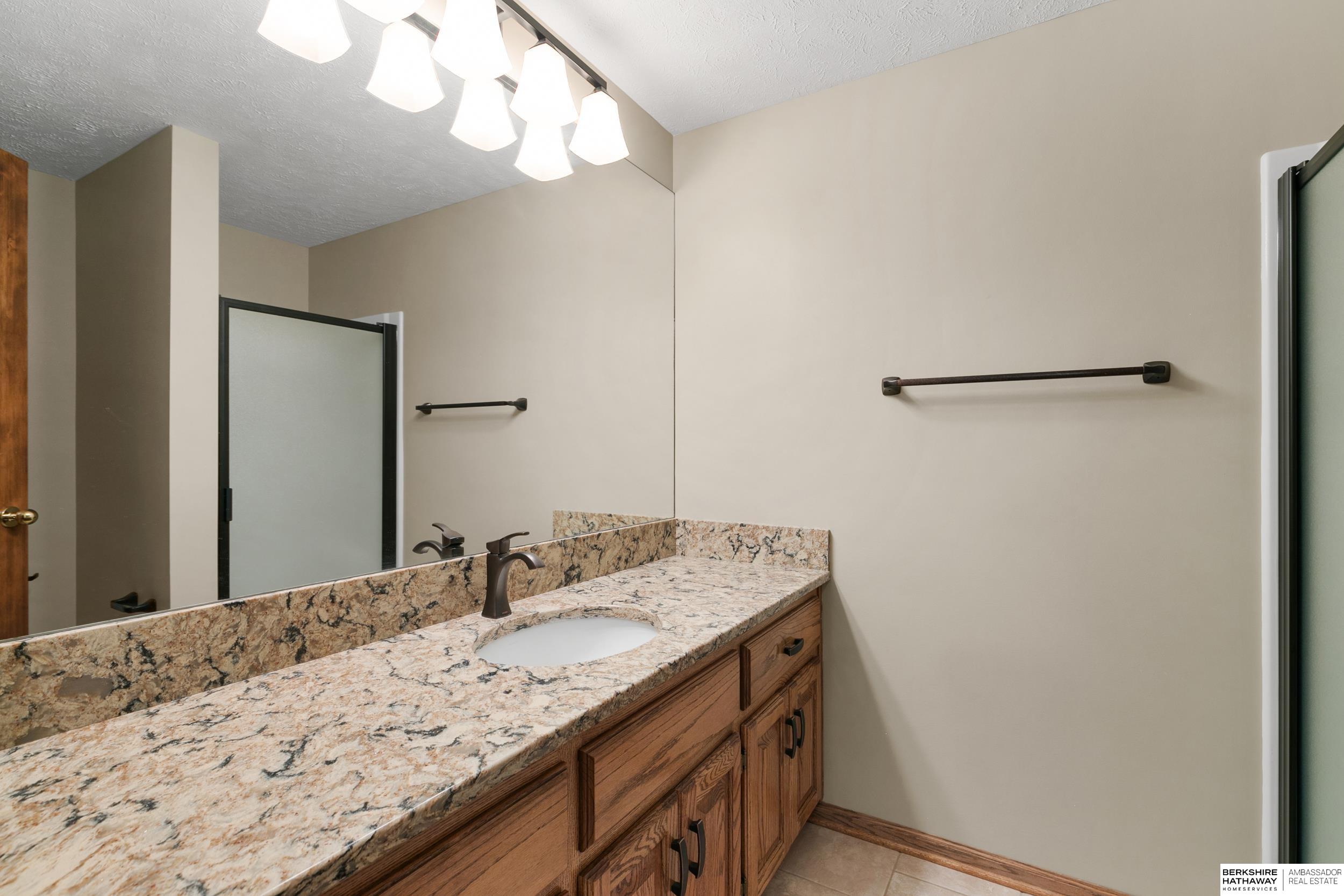 Lincoln, Nebraska 68510, United States, 4 Bedrooms Bedrooms, ,3 BathroomsBathrooms,Residential,Active,160081