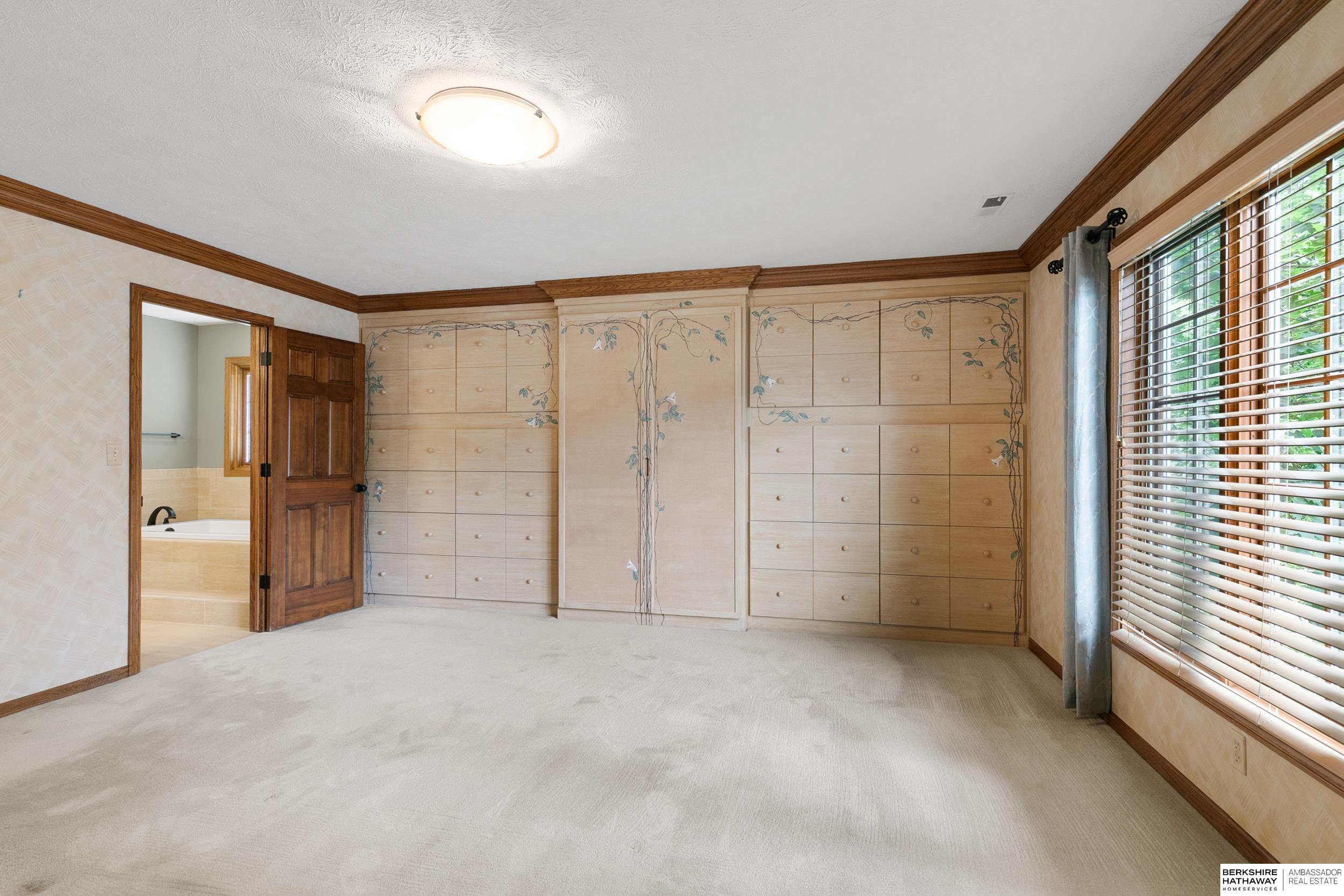 Lincoln, Nebraska 68510, United States, 4 Bedrooms Bedrooms, ,3 BathroomsBathrooms,Residential,Active,160081