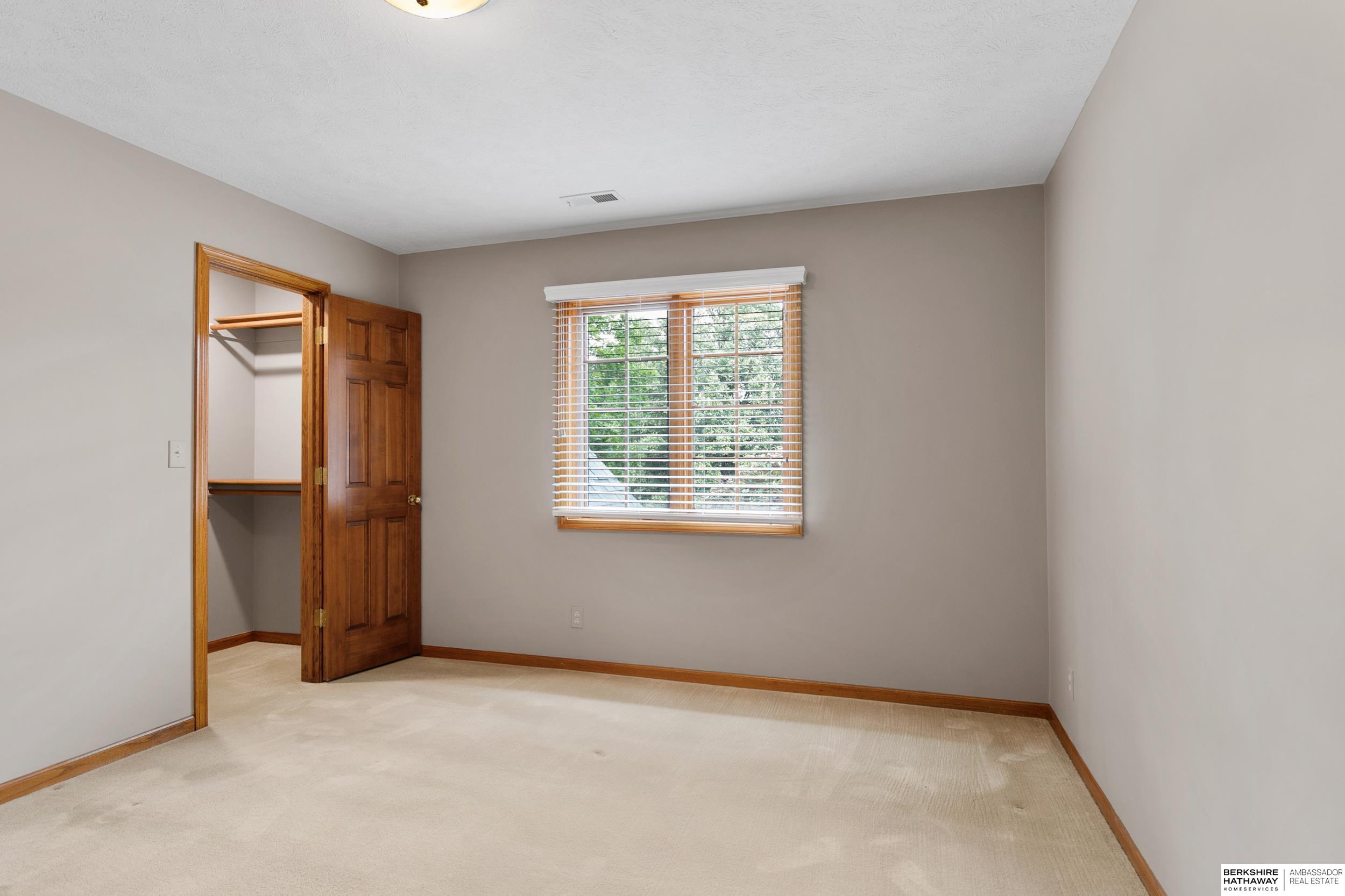 Lincoln, Nebraska 68510, United States, 4 Bedrooms Bedrooms, ,3 BathroomsBathrooms,Residential,Active,160081