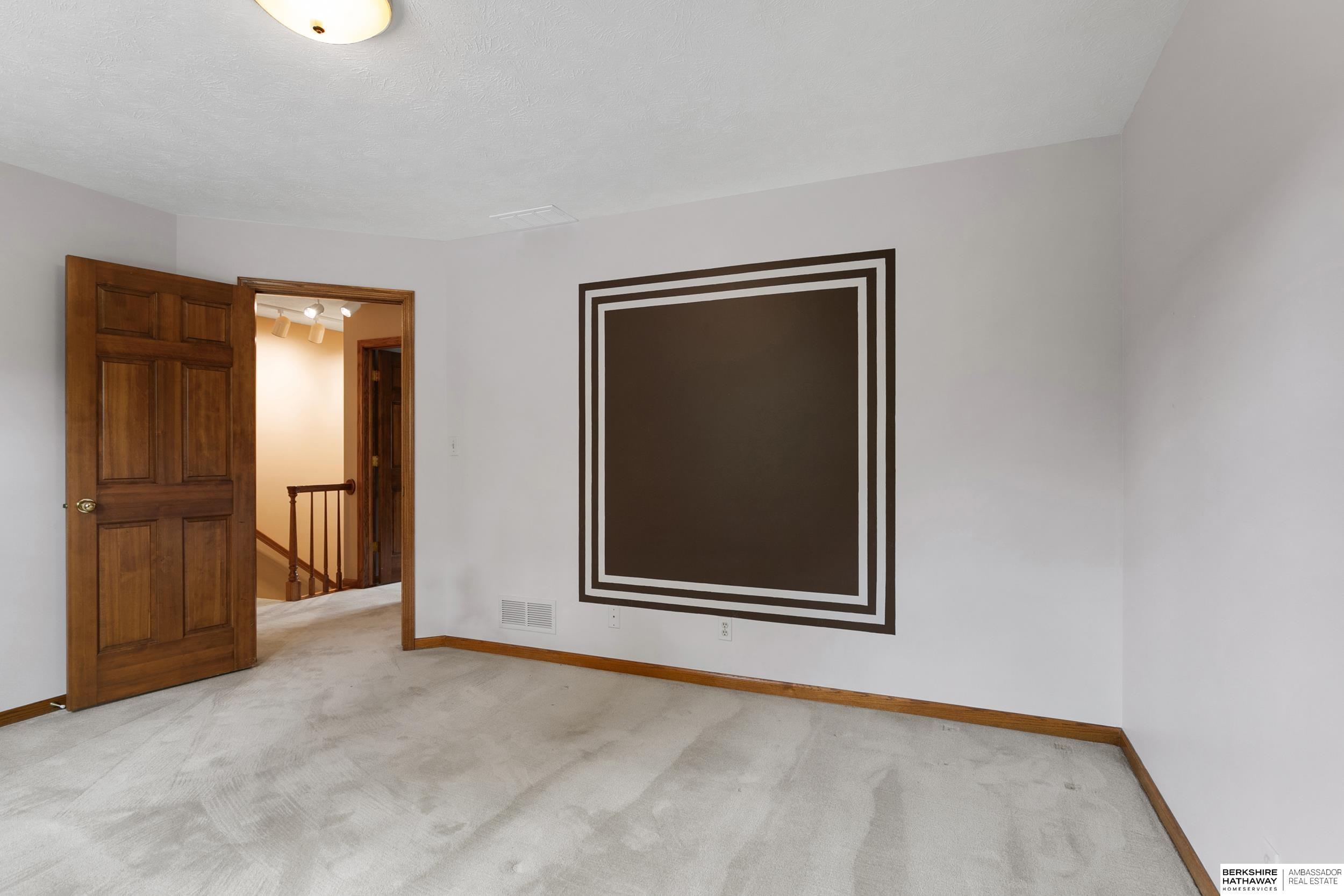 Lincoln, Nebraska 68510, United States, 4 Bedrooms Bedrooms, ,3 BathroomsBathrooms,Residential,Active,160081