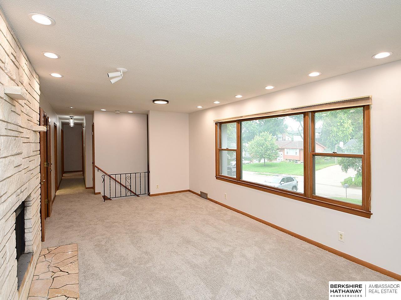 Omaha, Nebraska 68144, United States, 4 Bedrooms Bedrooms, ,3 BathroomsBathrooms,Residential,Active,246913