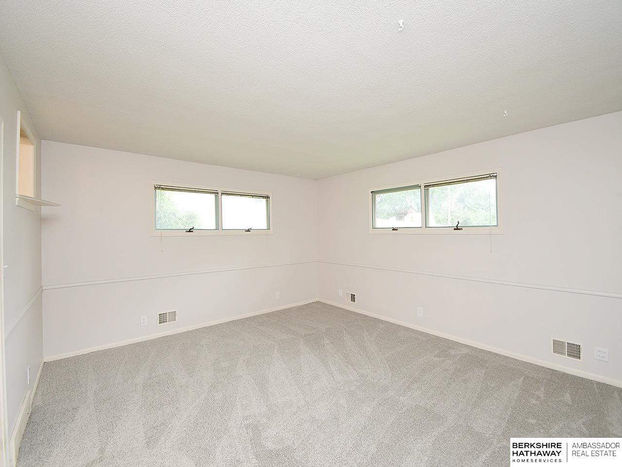 Omaha, Nebraska 68144, United States, 4 Bedrooms Bedrooms, ,3 BathroomsBathrooms,Residential,Active,246913