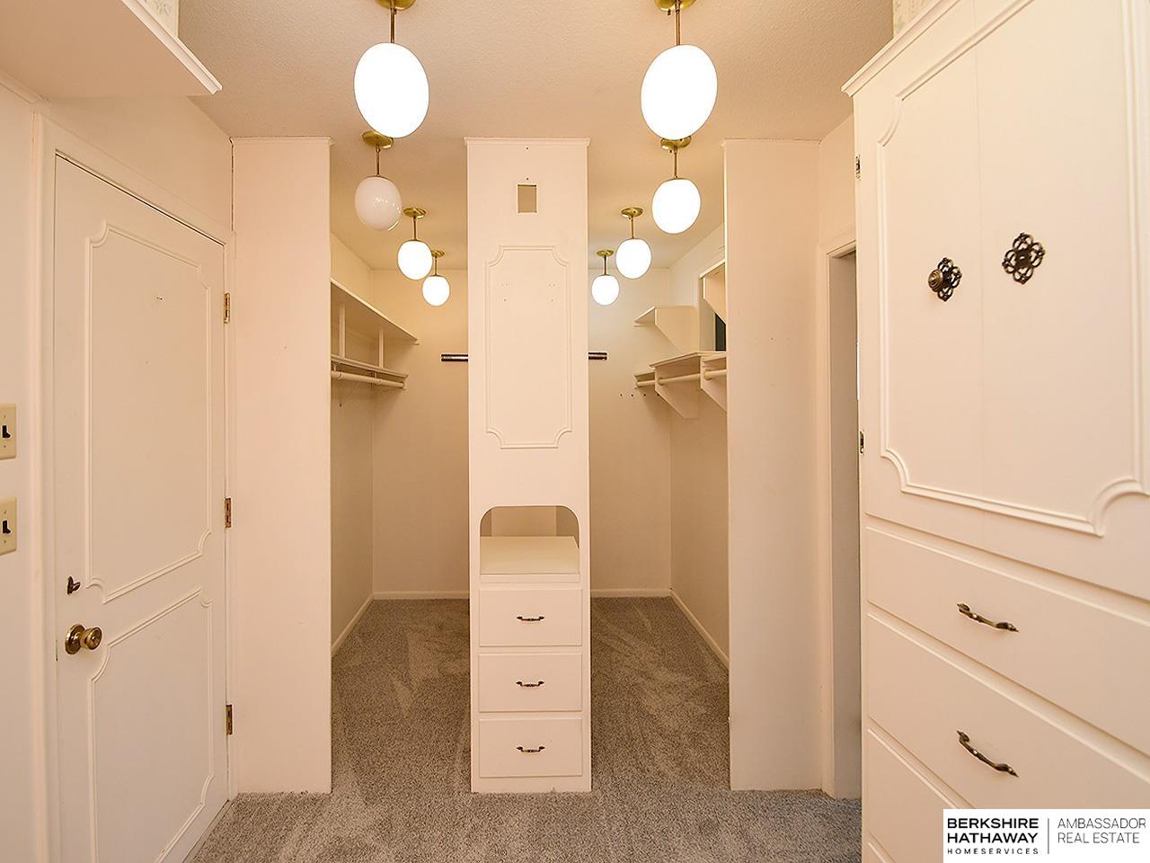 Omaha, Nebraska 68144, United States, 4 Bedrooms Bedrooms, ,3 BathroomsBathrooms,Residential,Active,246913