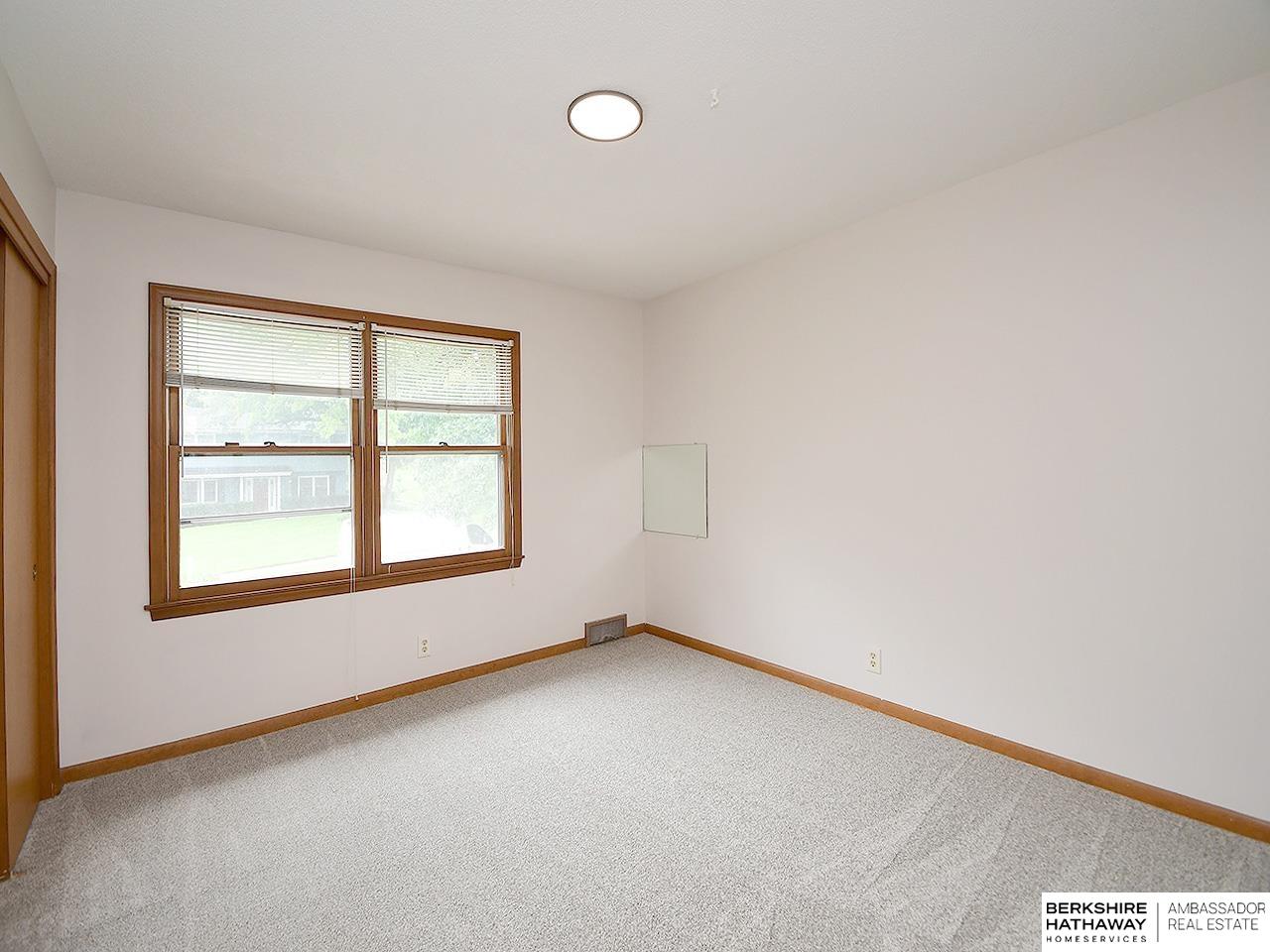 Omaha, Nebraska 68144, United States, 4 Bedrooms Bedrooms, ,3 BathroomsBathrooms,Residential,Active,246913