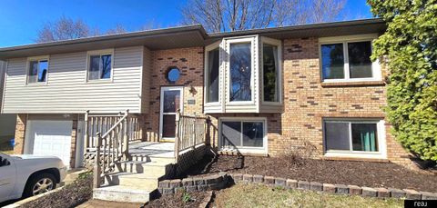 Photo of 9802 23rd Street, Bellevue, NE 68123 (MLS # 22606345)