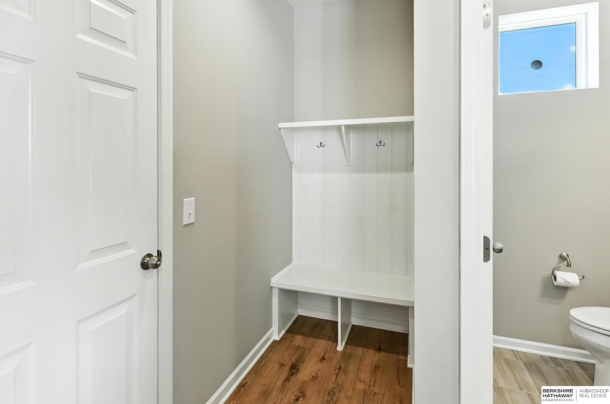 Elkhorn, Nebraska 68022, United States, 4 Bedrooms Bedrooms, ,3 BathroomsBathrooms,Residential,Active,211164