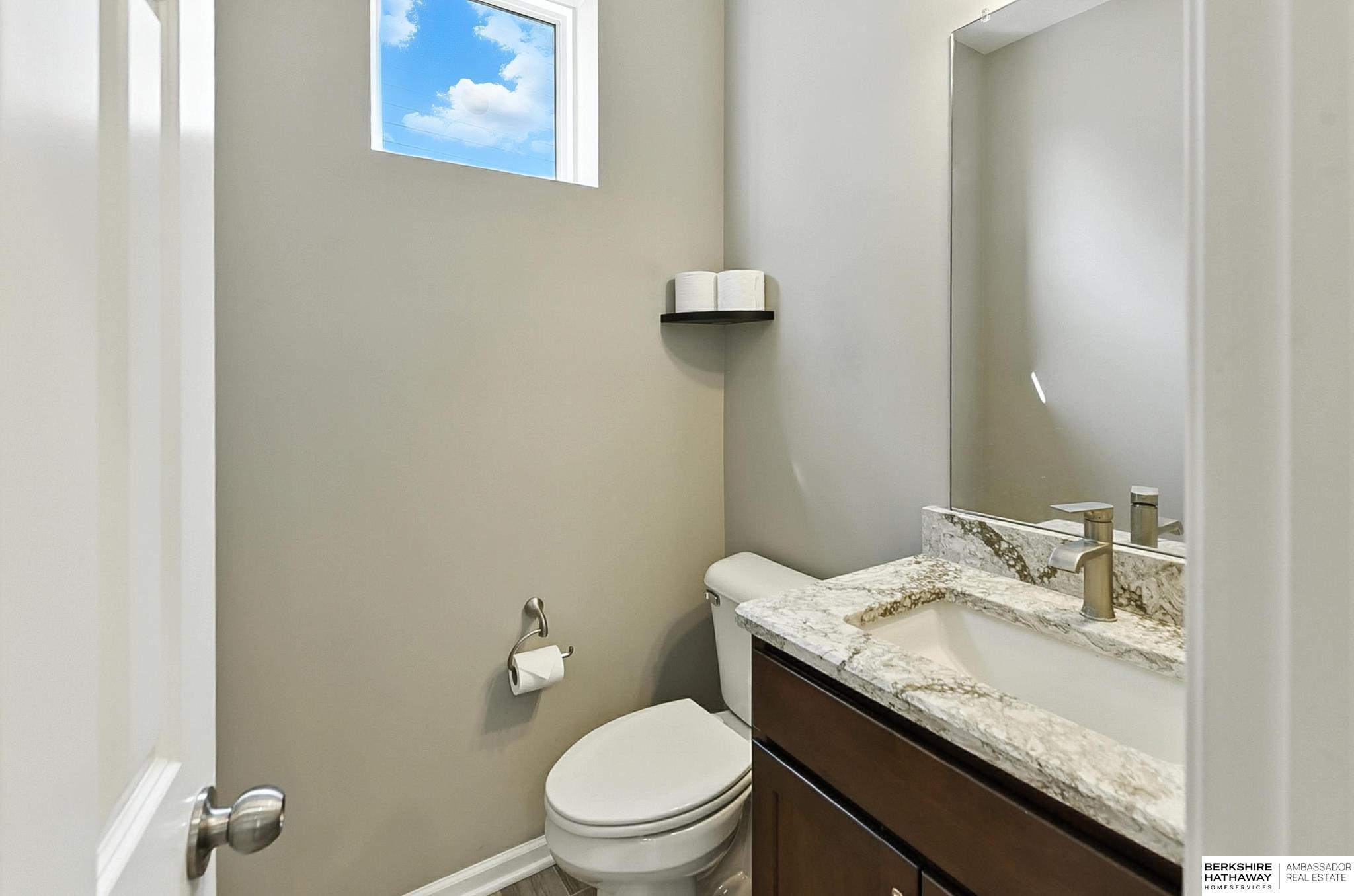 Elkhorn, Nebraska 68022, United States, 4 Bedrooms Bedrooms, ,3 BathroomsBathrooms,Residential,Active,211164