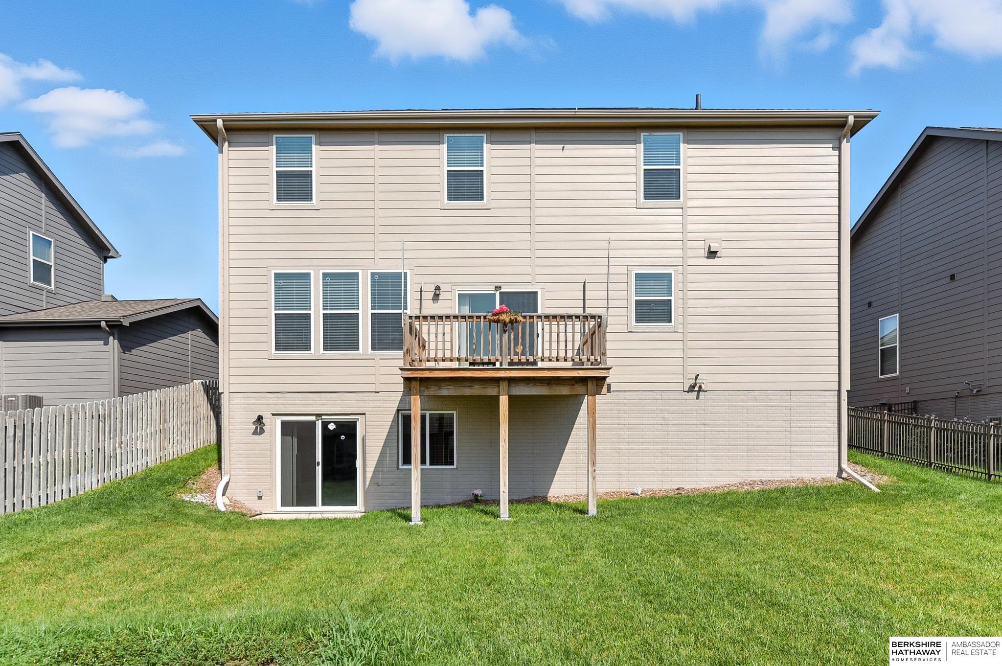 Elkhorn, Nebraska 68022, United States, 4 Bedrooms Bedrooms, ,3 BathroomsBathrooms,Residential,Active,211164