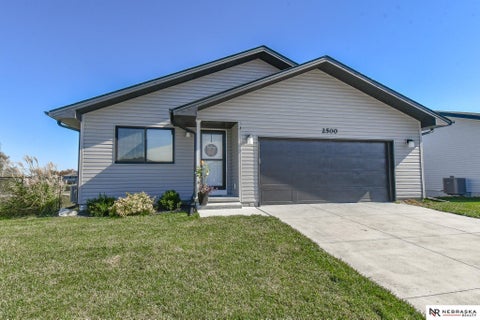 Photo of 2500 NW 57th Street, Lincoln, NE 68524 (MLS # 22630448)